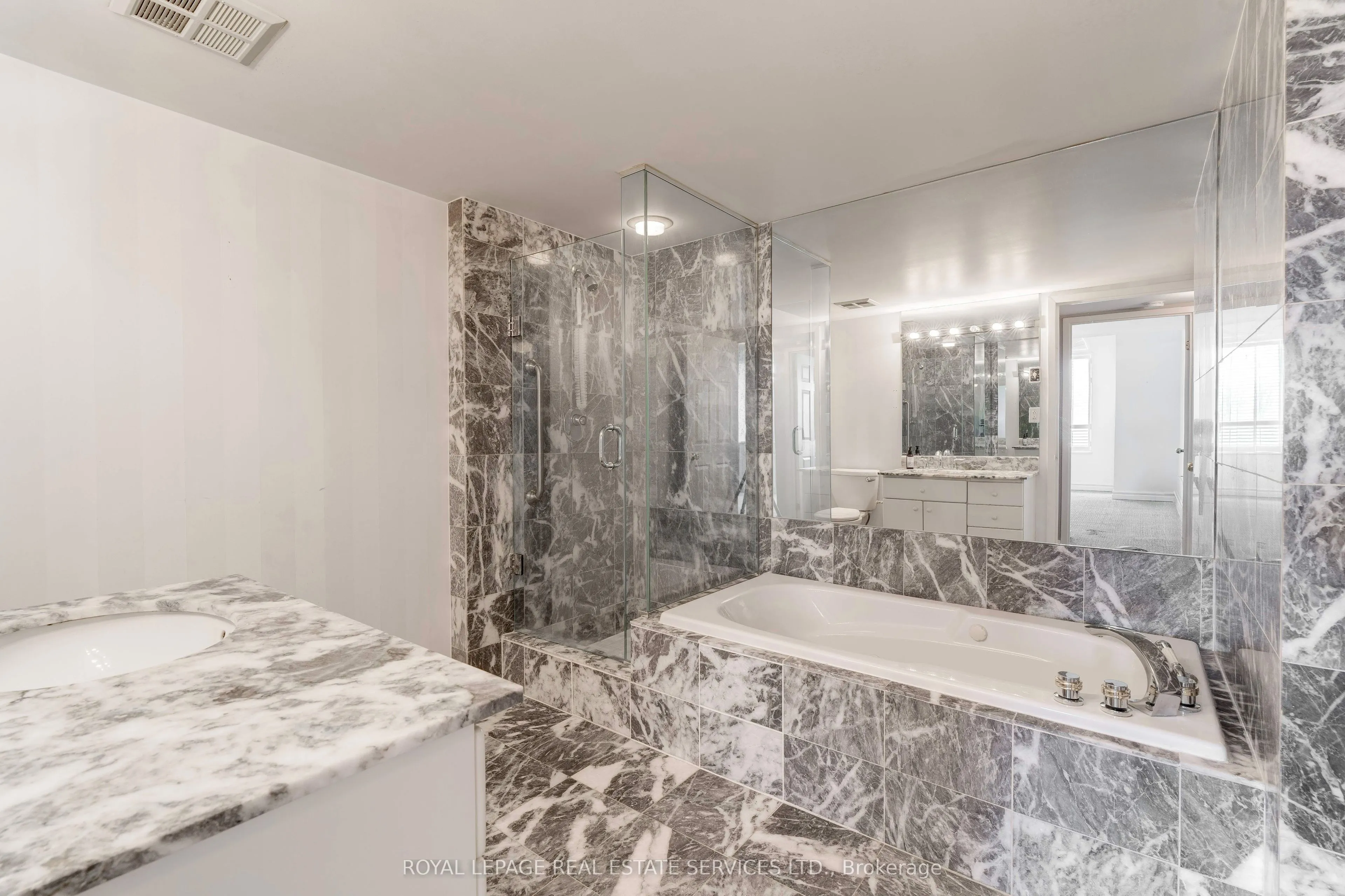 221 Robinson Street, #PH8