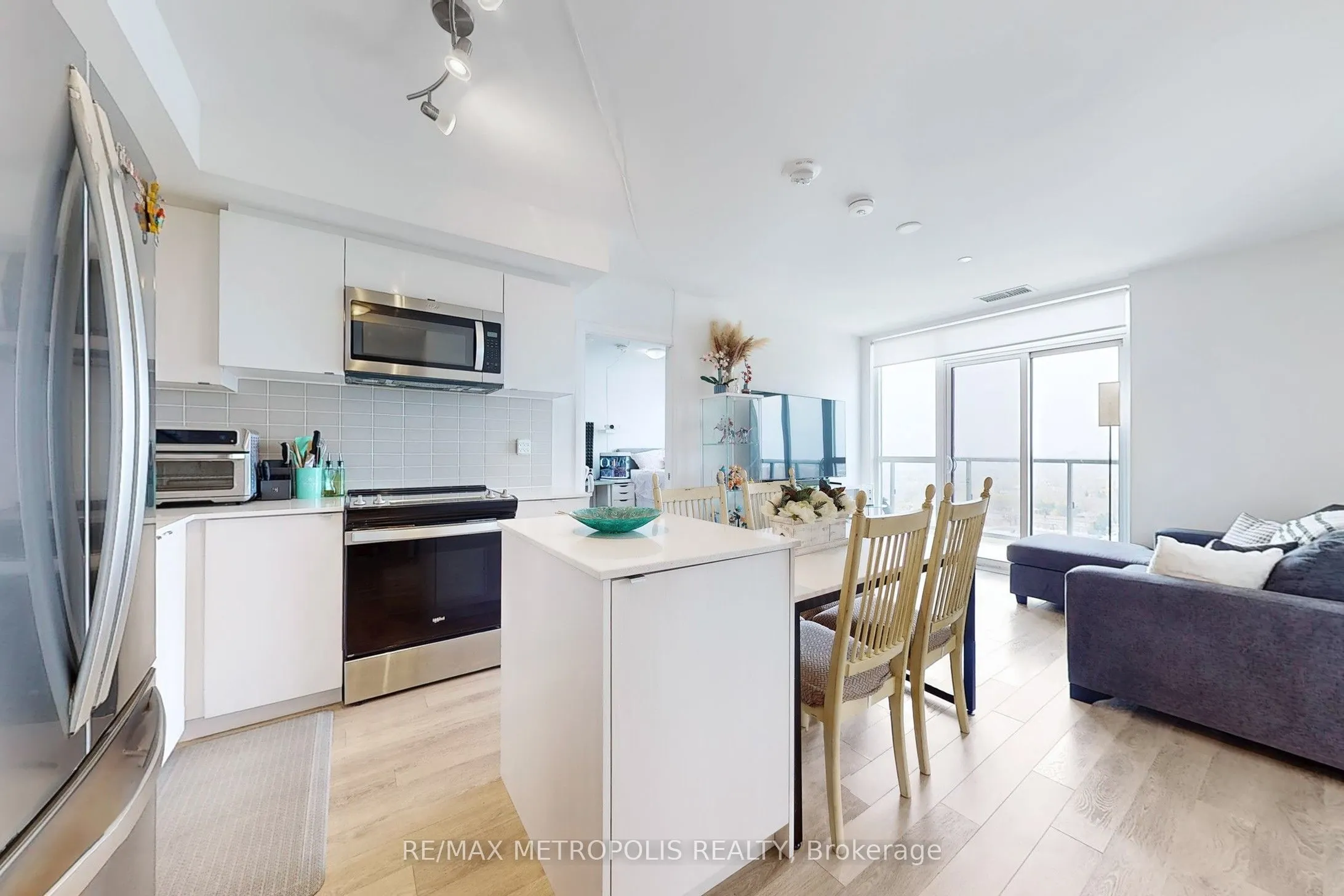 1461 LAWRENCE Avenue W, #2103