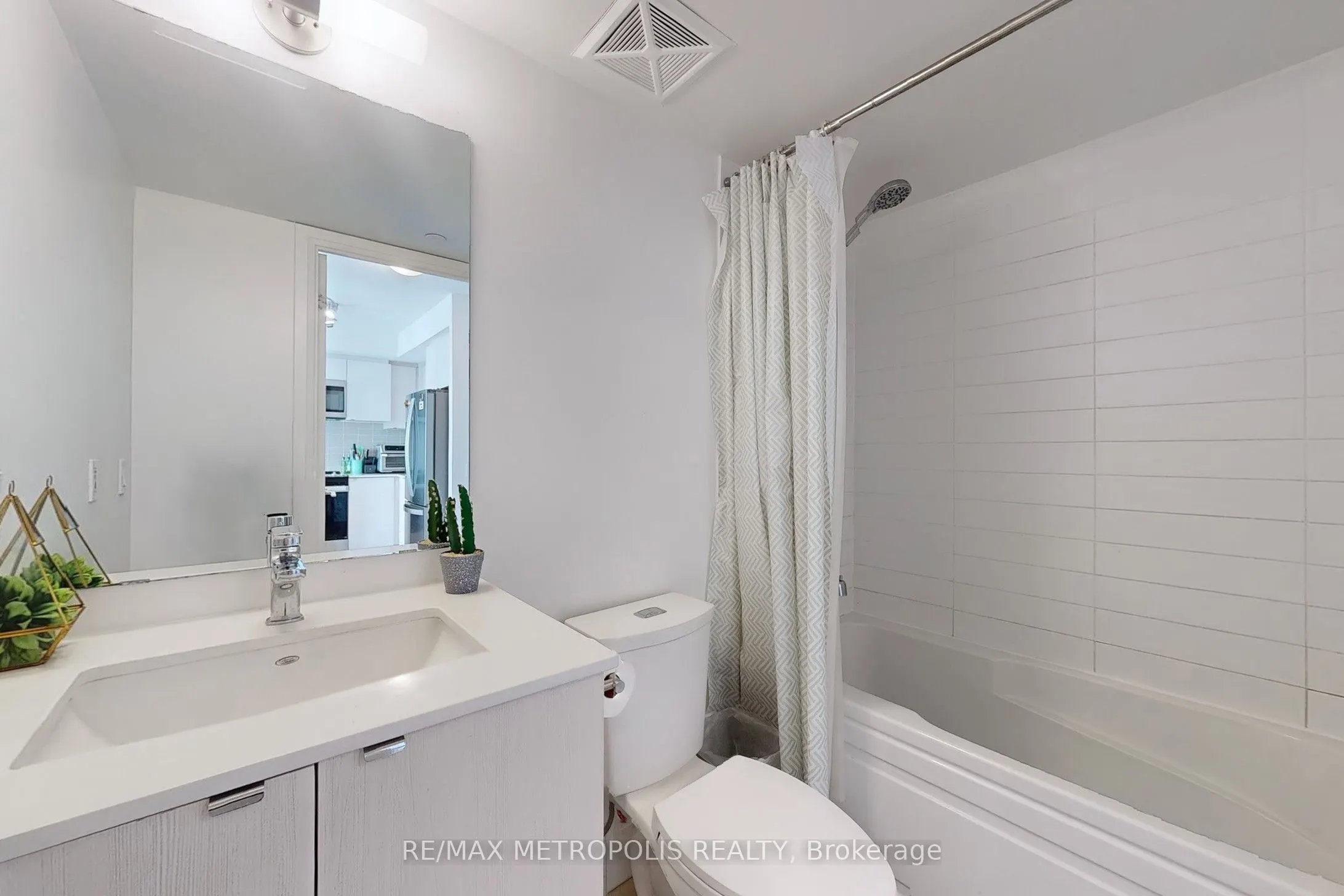 1461 LAWRENCE Avenue W, #2103