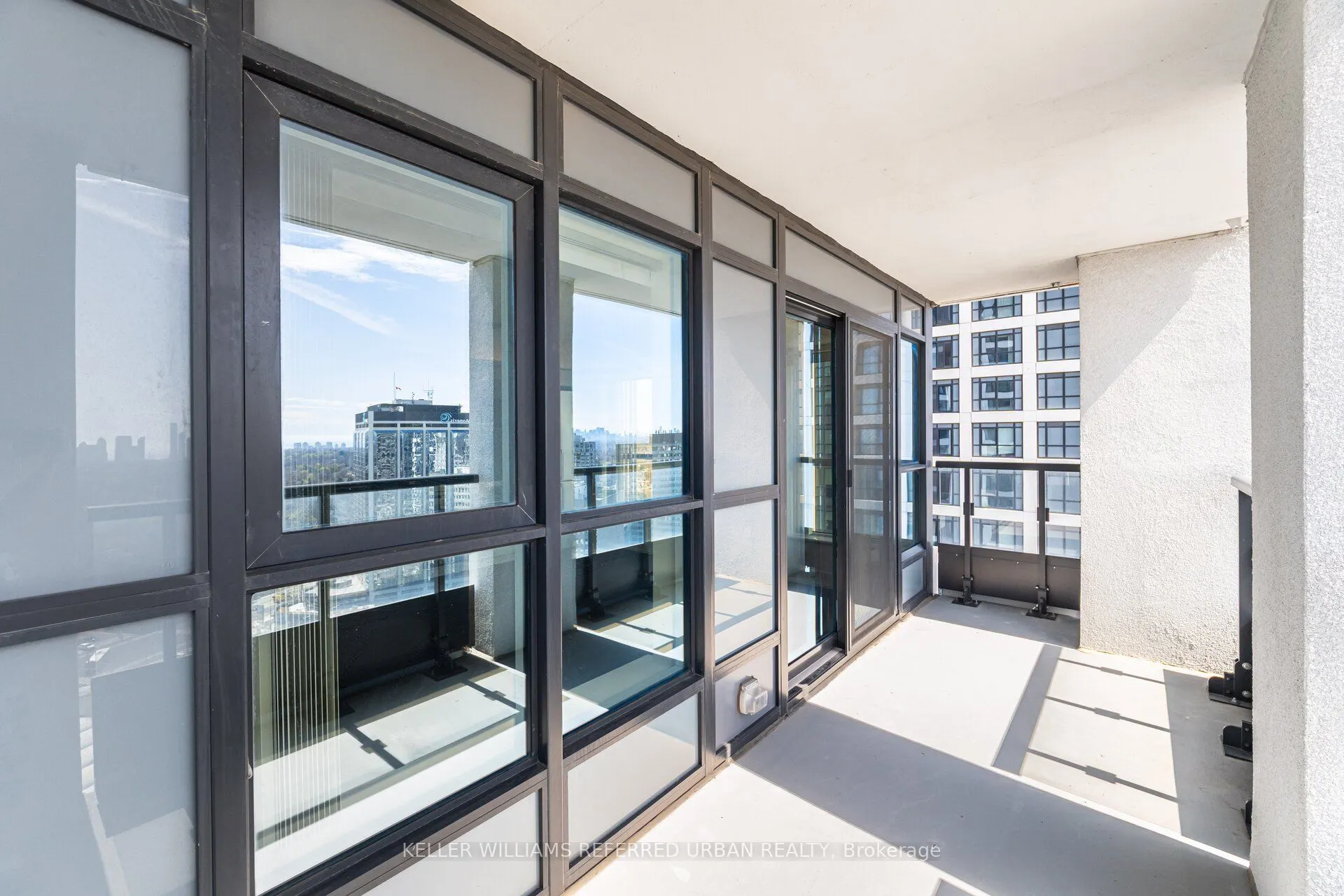 9 Mabelle Avenue, #2422