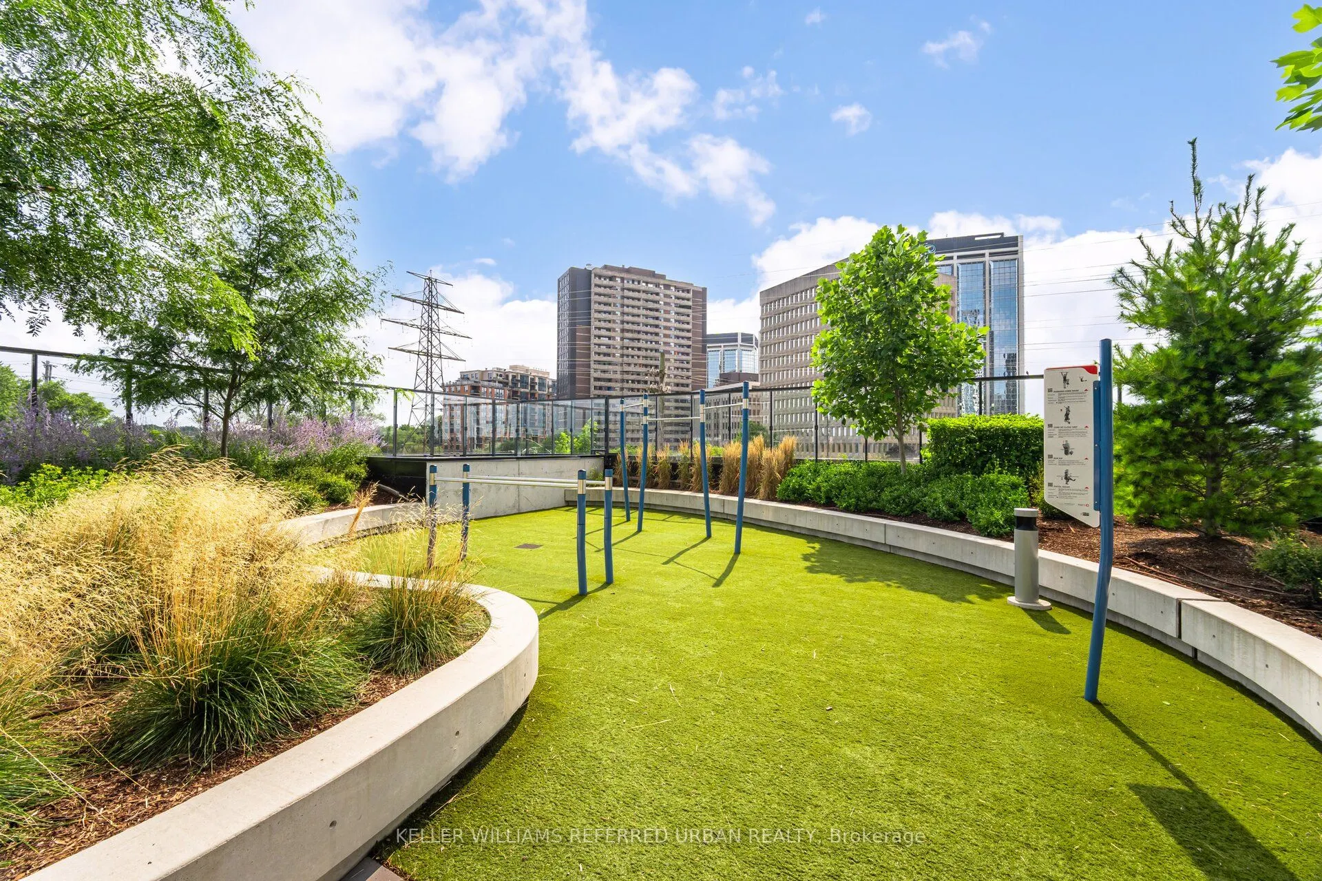 9 Mabelle Avenue, #2422