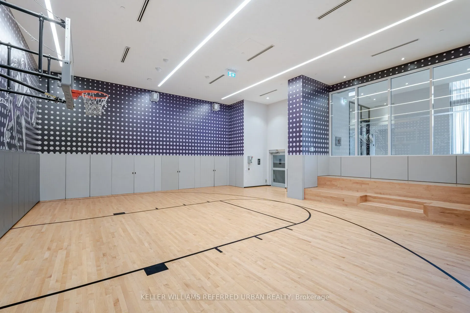 9 Mabelle Avenue, #2422