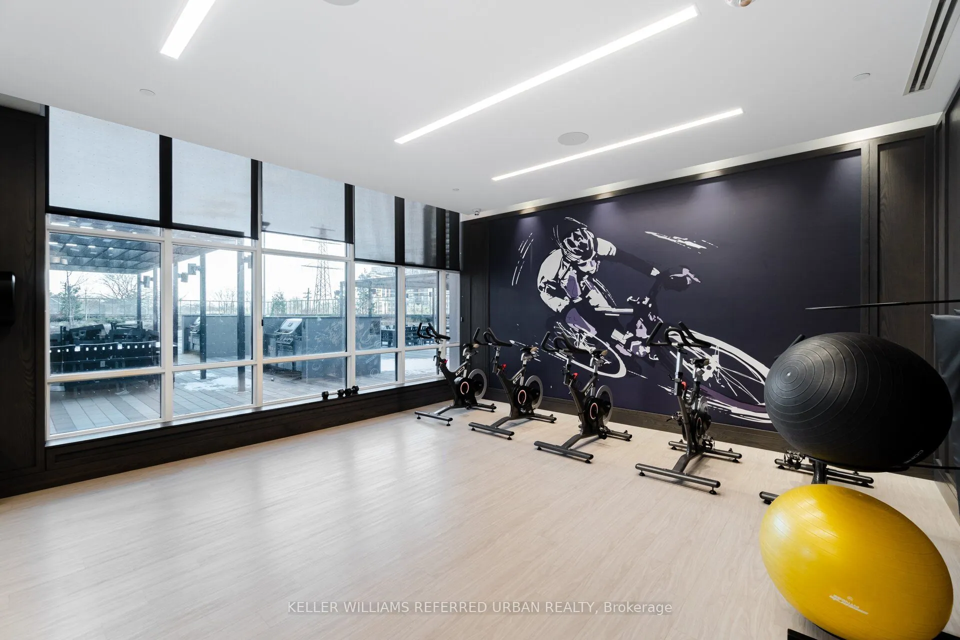 9 Mabelle Avenue, #2422