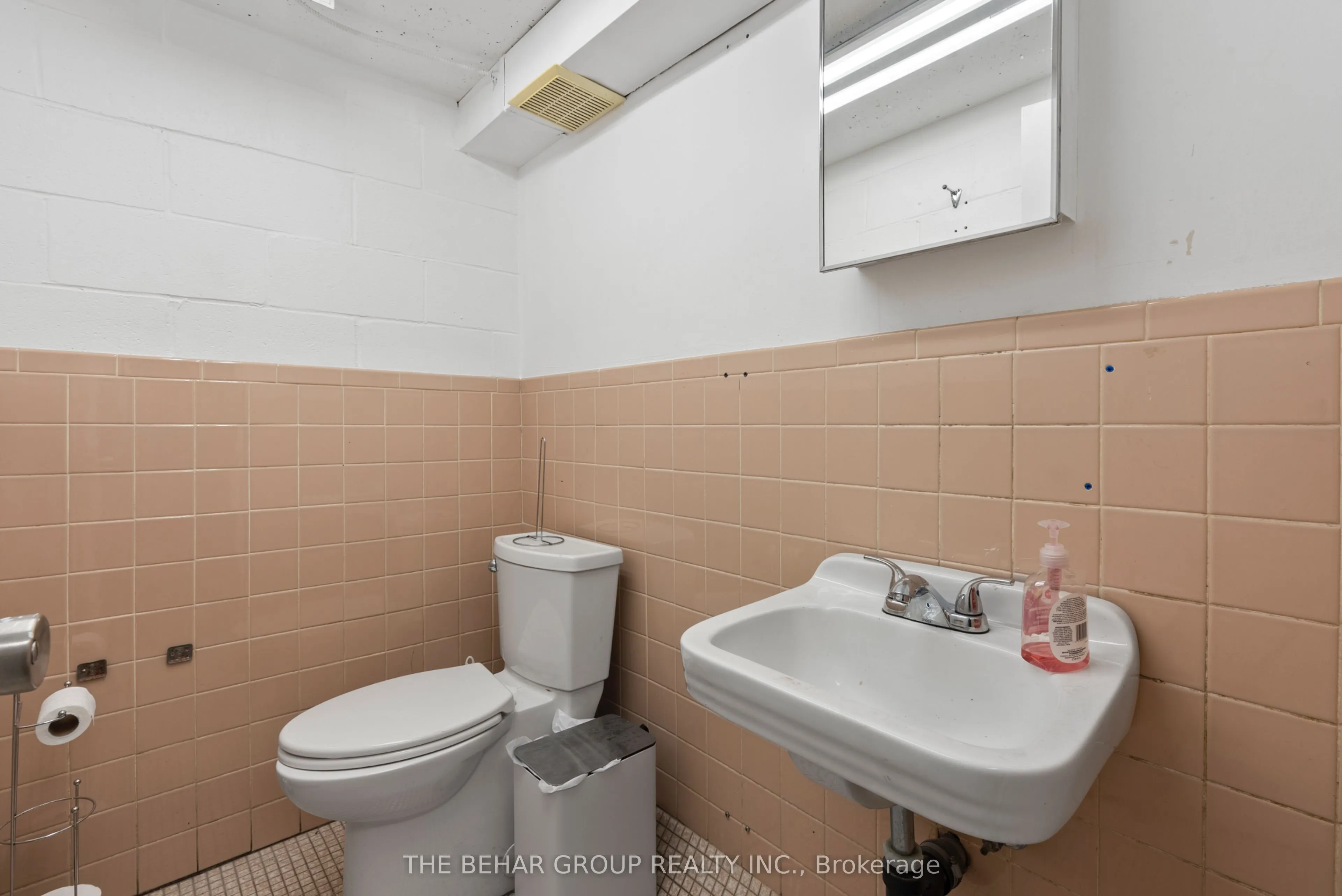 2299 Bloor Street W