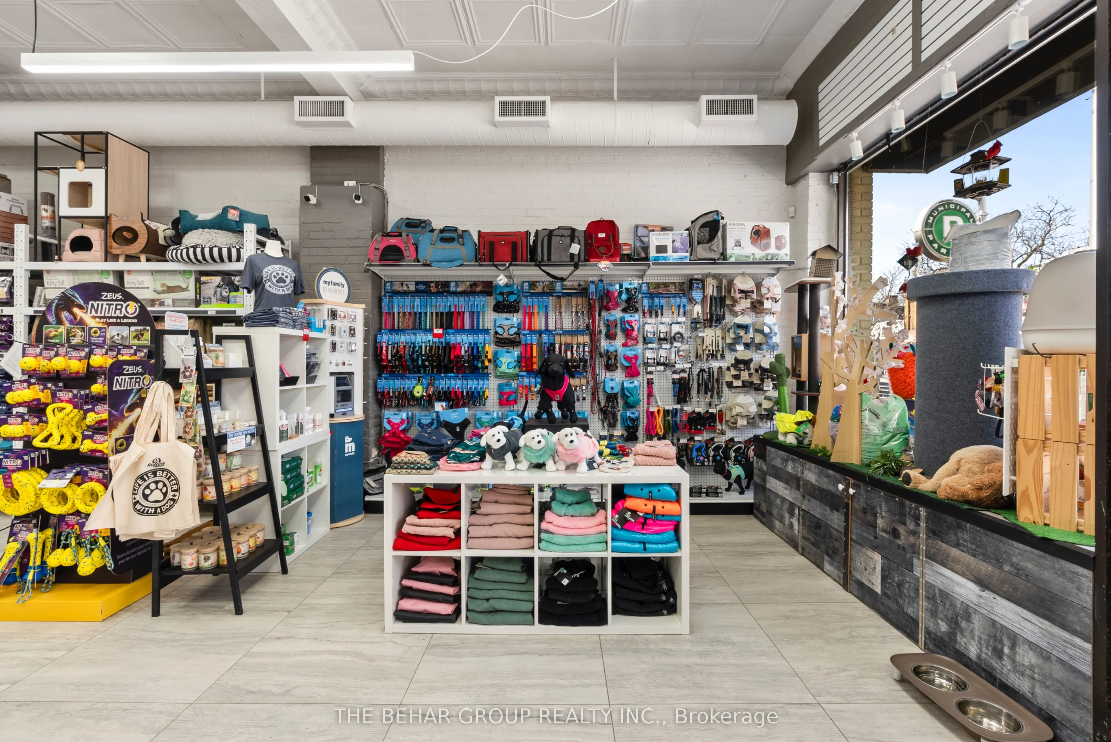 2299 Bloor Street W
