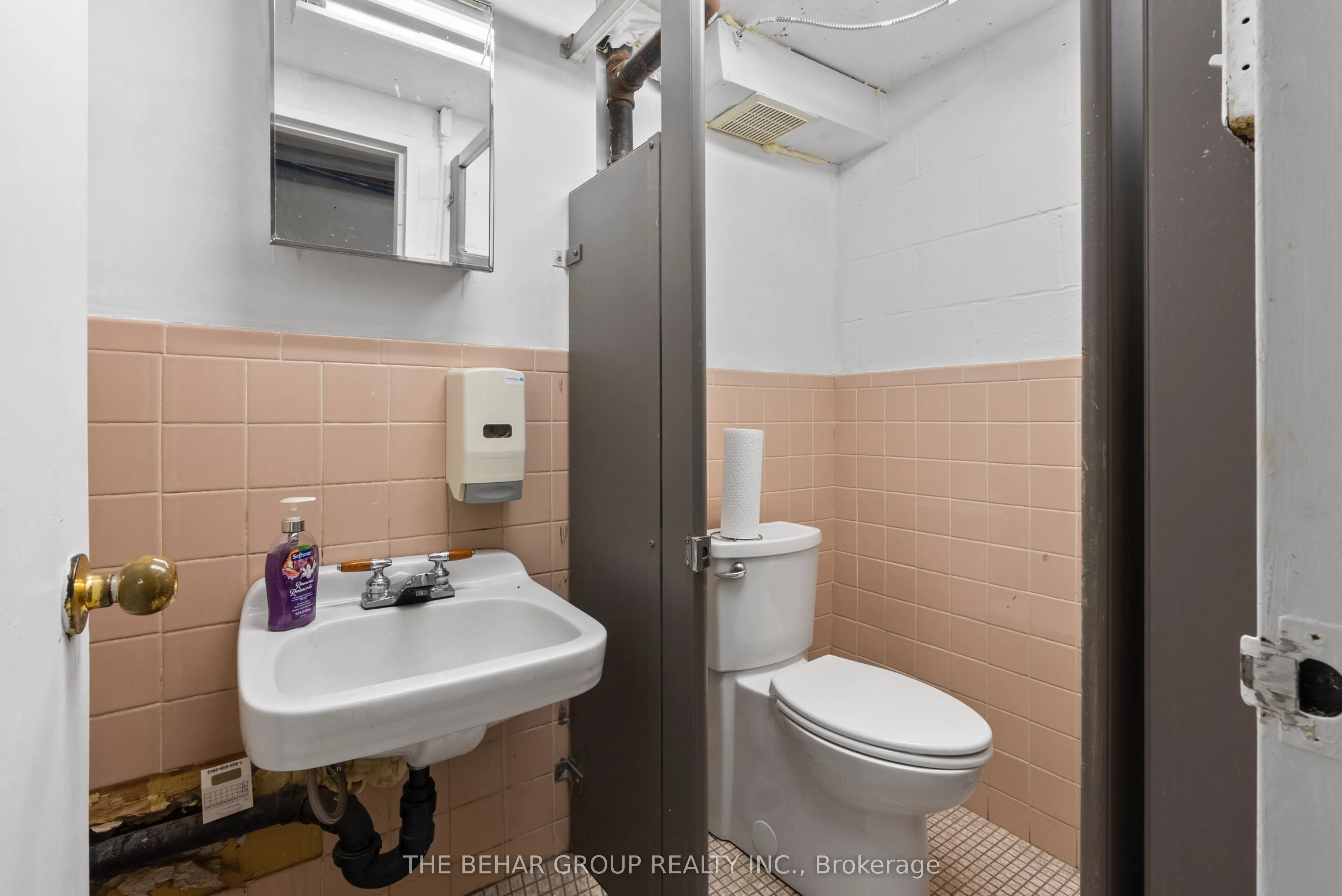 2299 Bloor Street W
