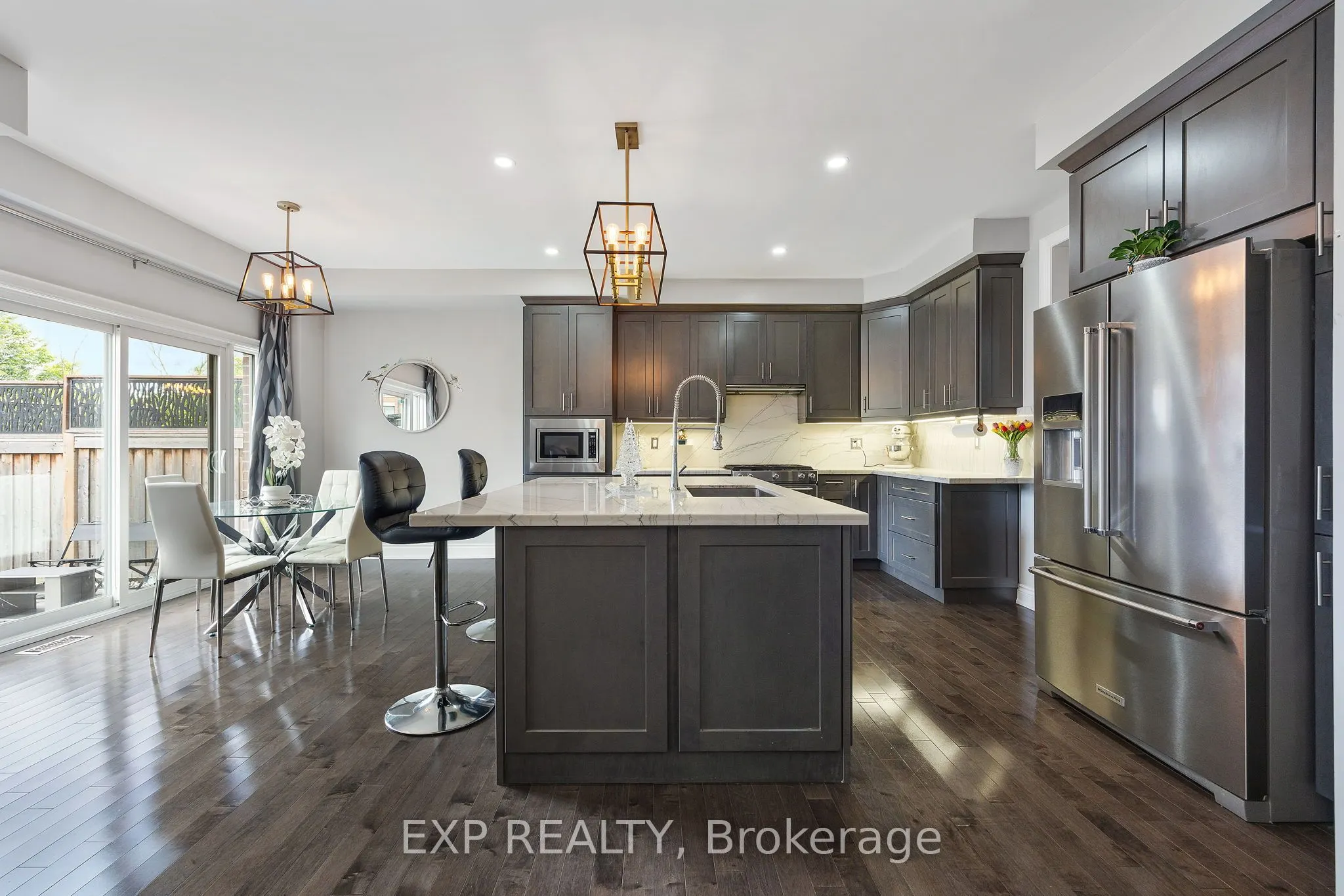 18 Prairie Creek Crescent
