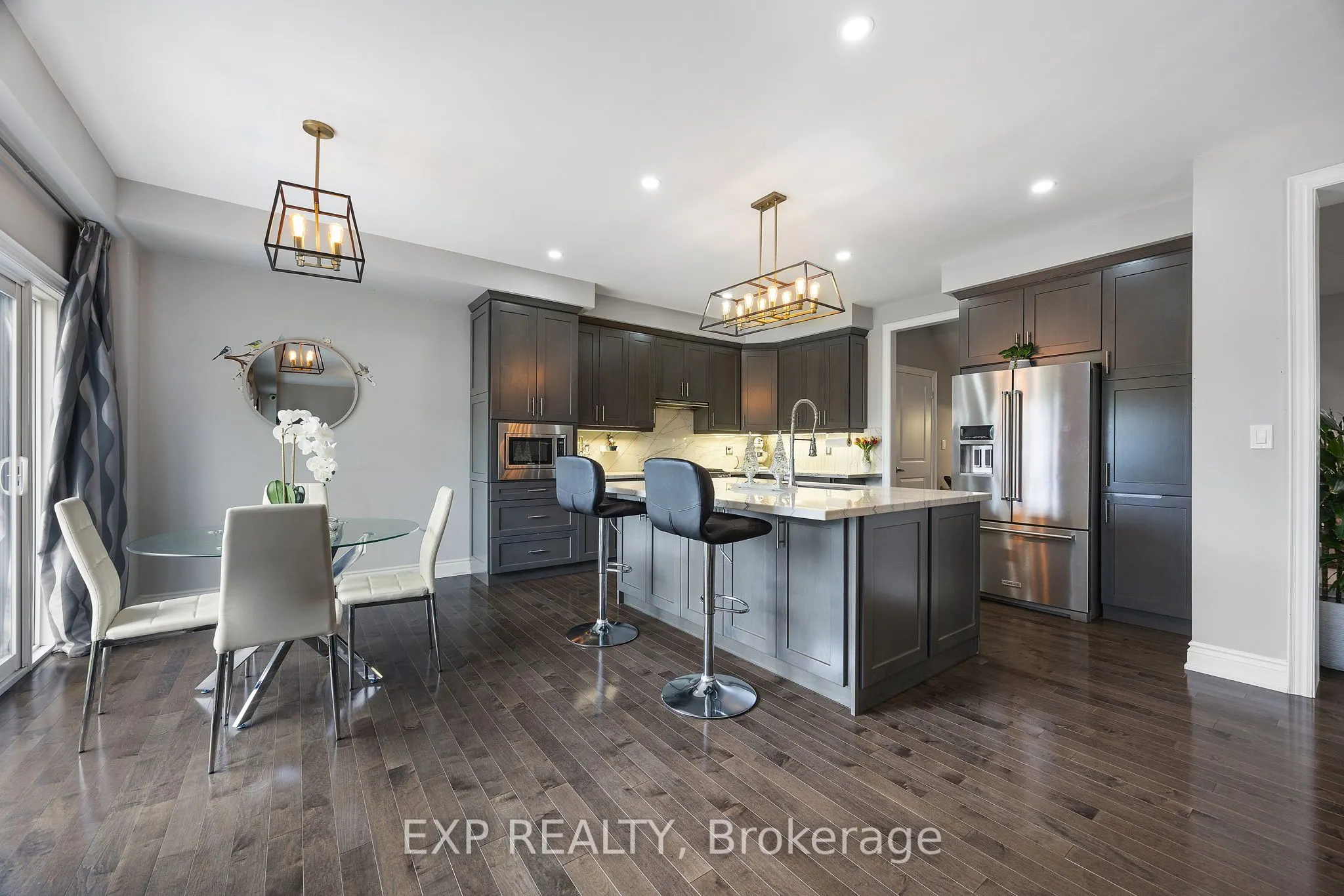 18 Prairie Creek Crescent
