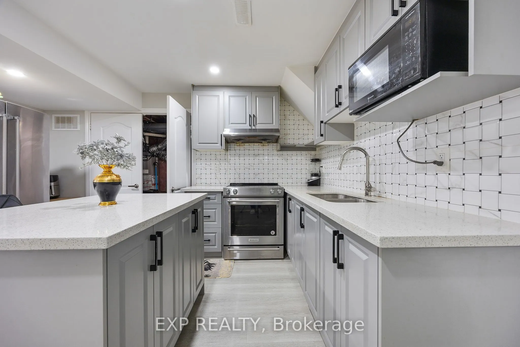 18 Prairie Creek Crescent