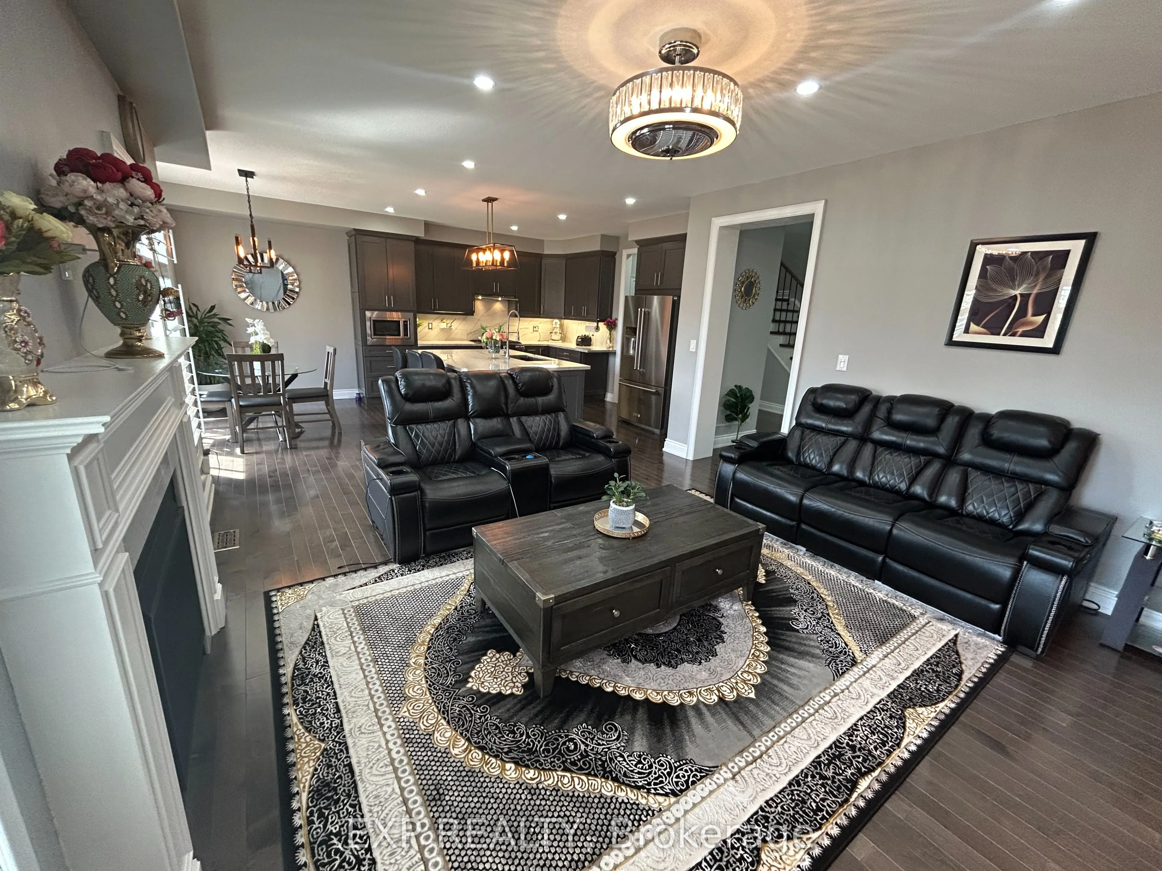 18 Prairie Creek Crescent
