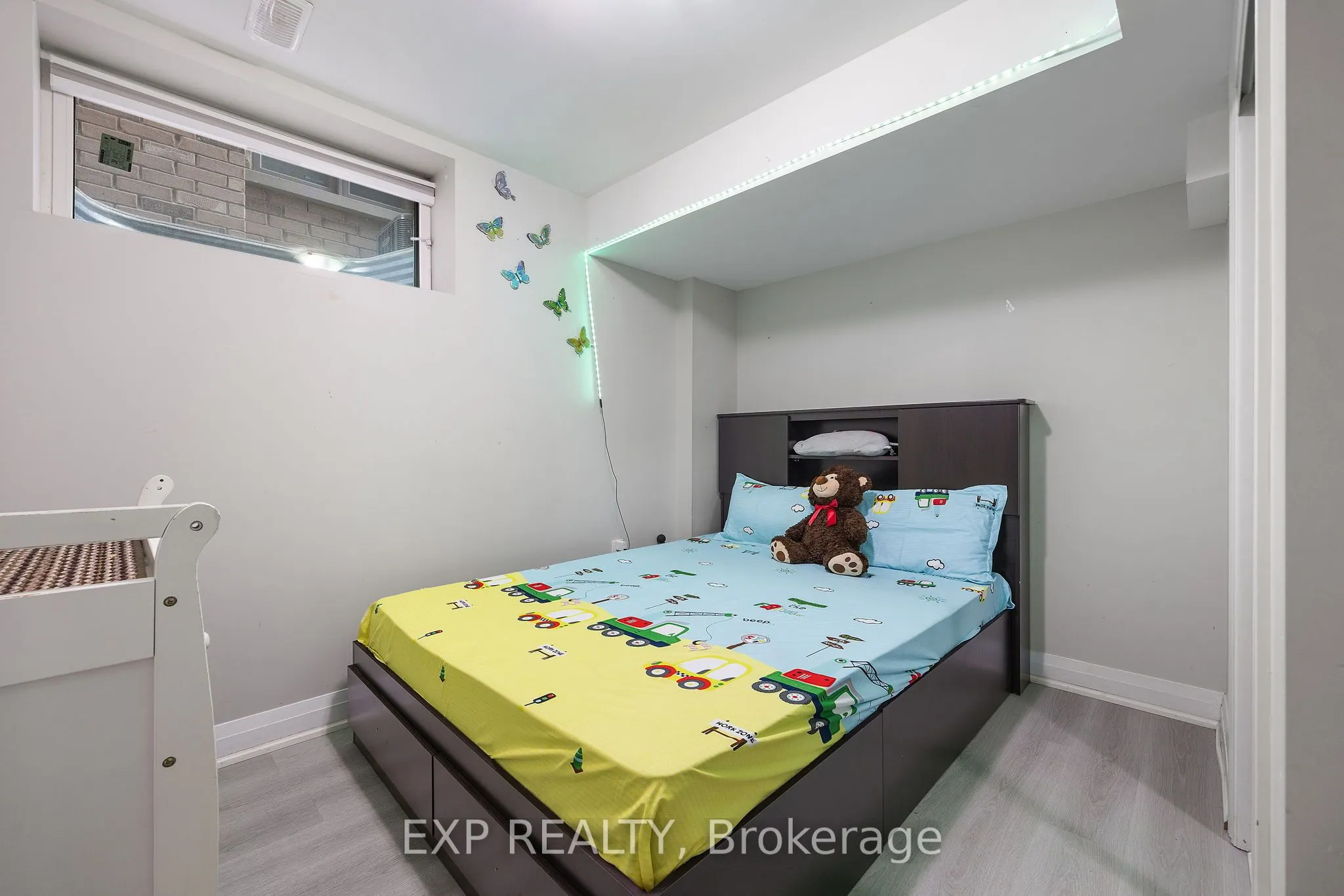 18 Prairie Creek Crescent