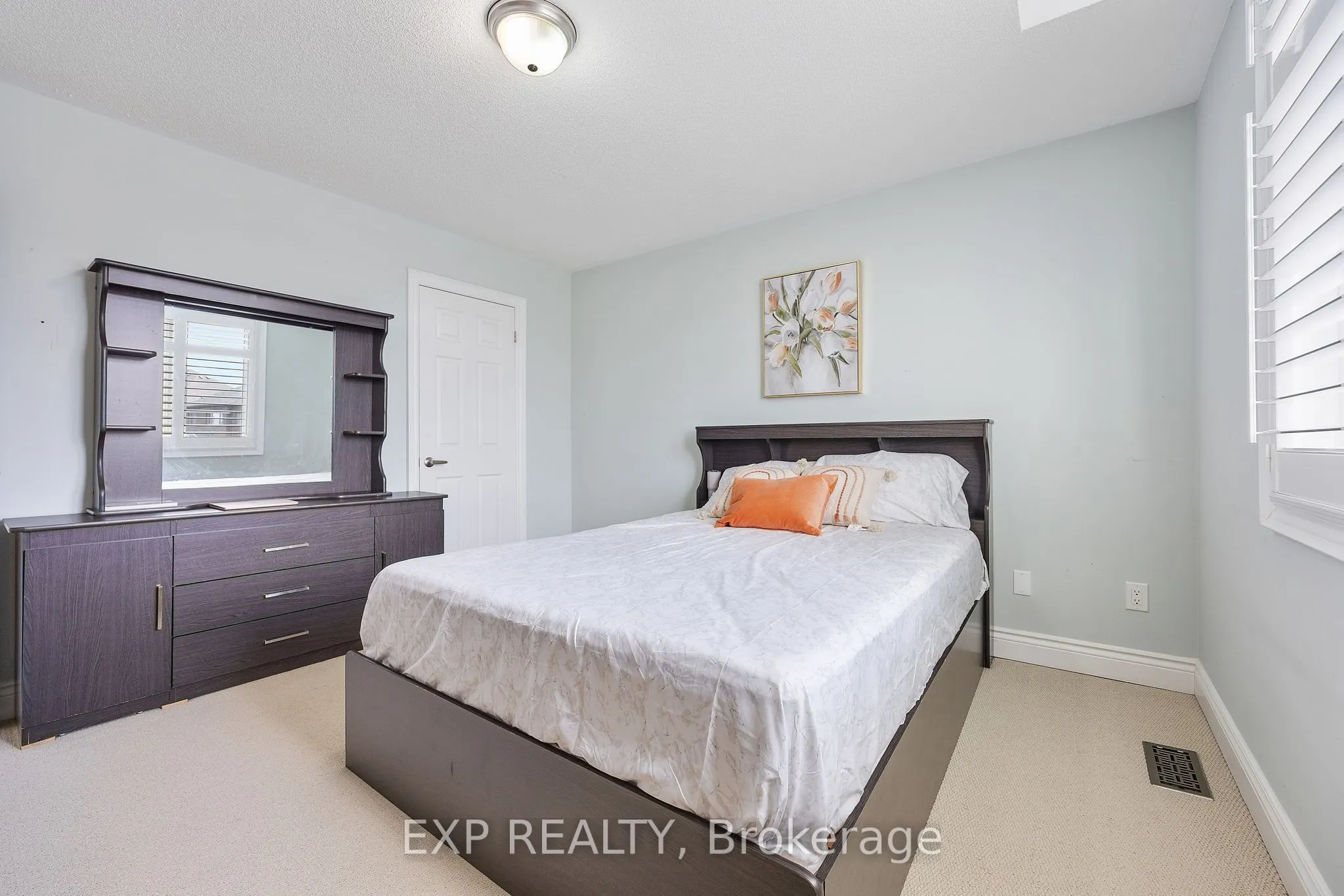 18 Prairie Creek Crescent