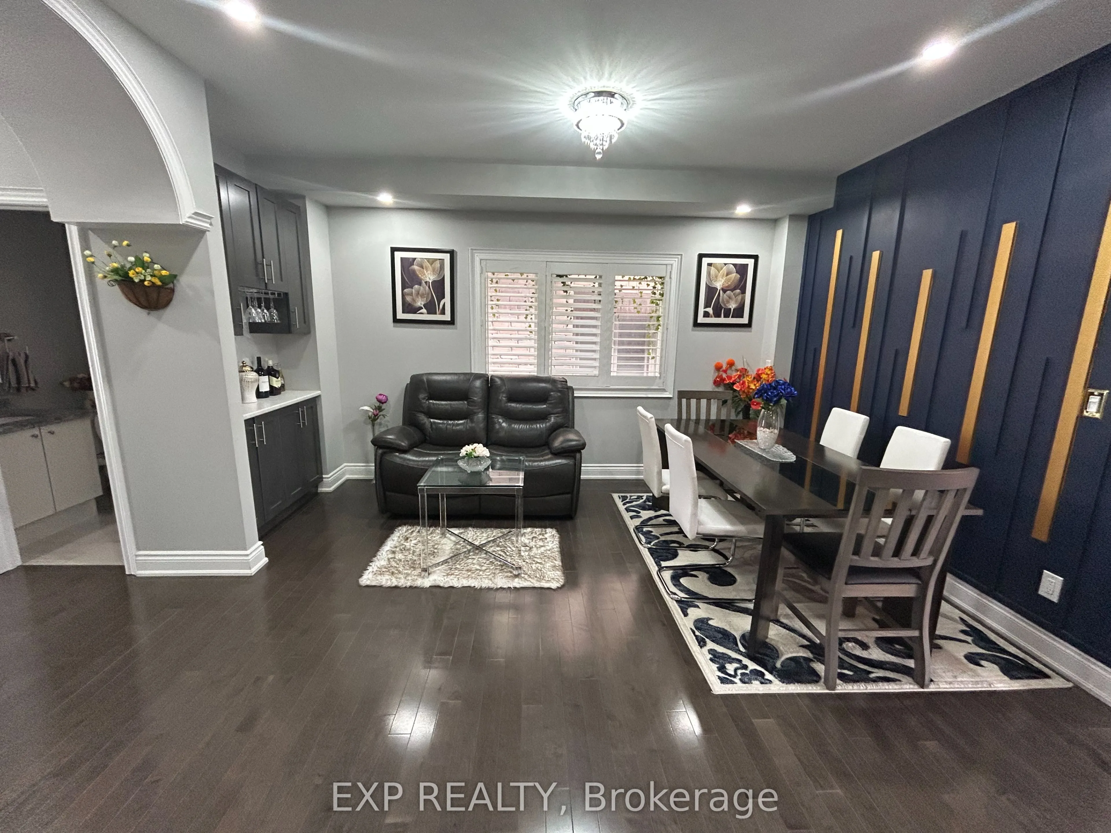18 Prairie Creek Crescent