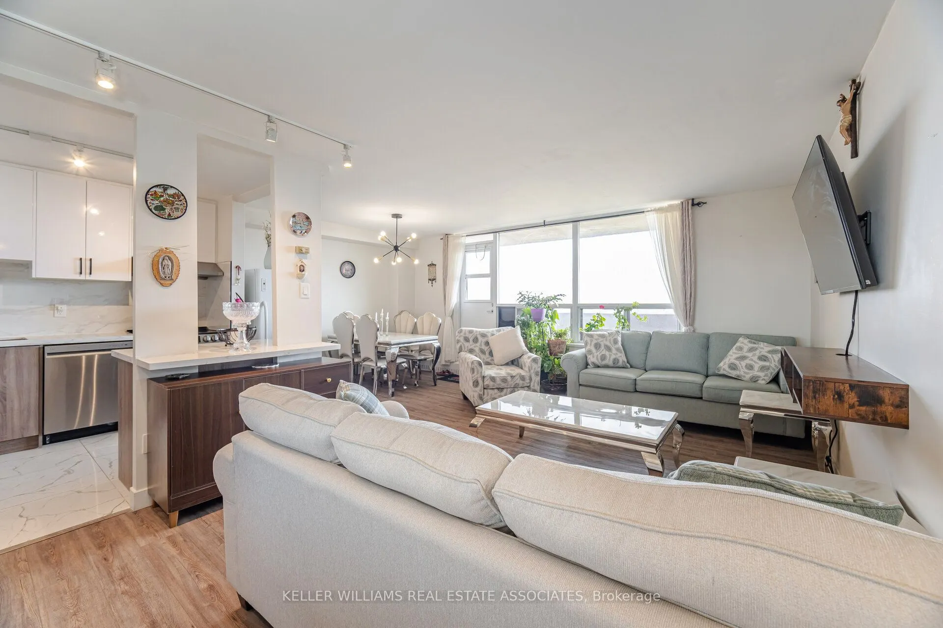 3390 Weston Road, #1104
