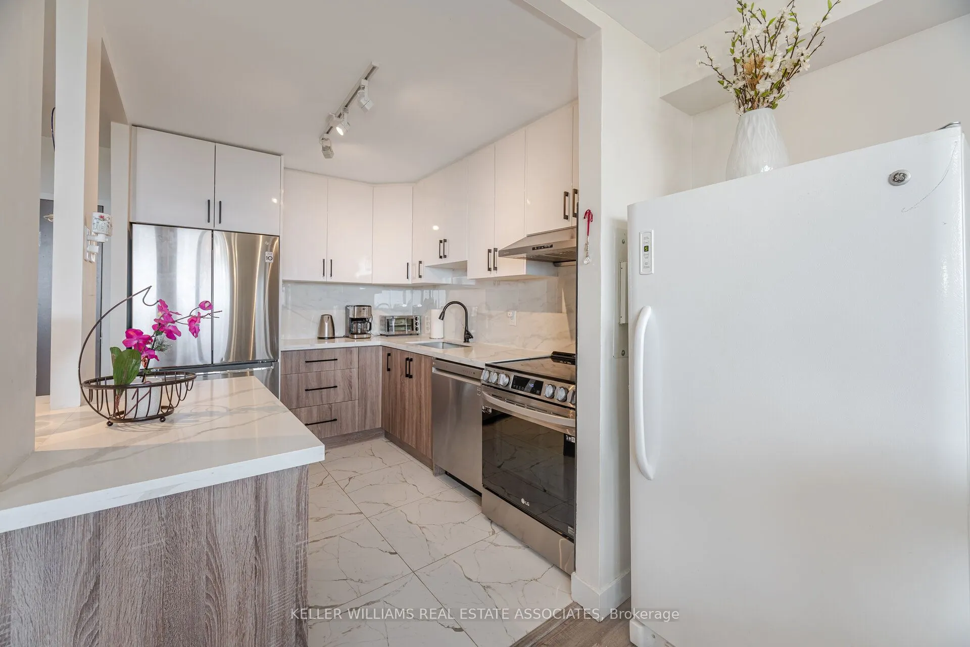 3390 Weston Road, #1104