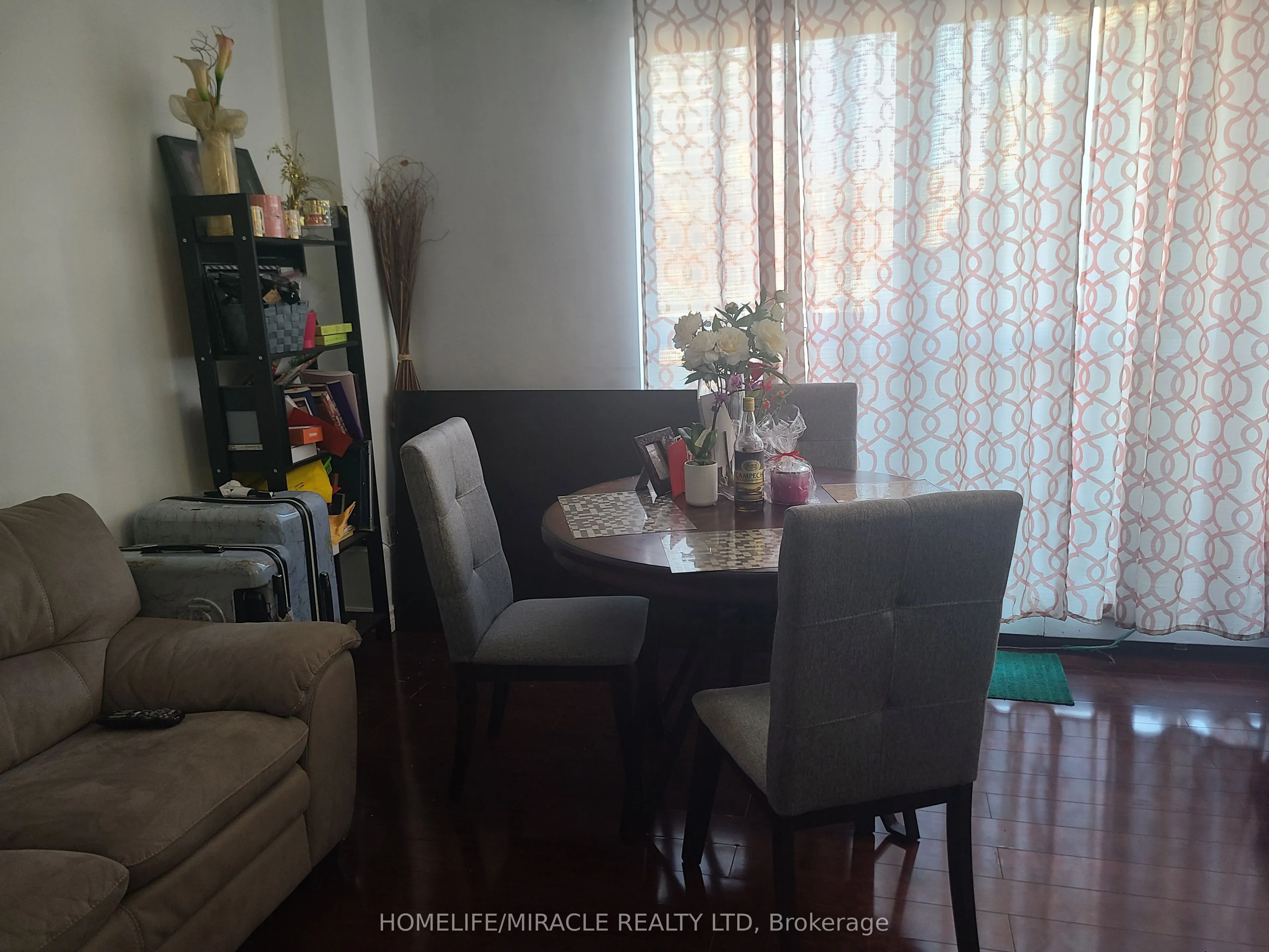 10 Eddystone Avenue, #220