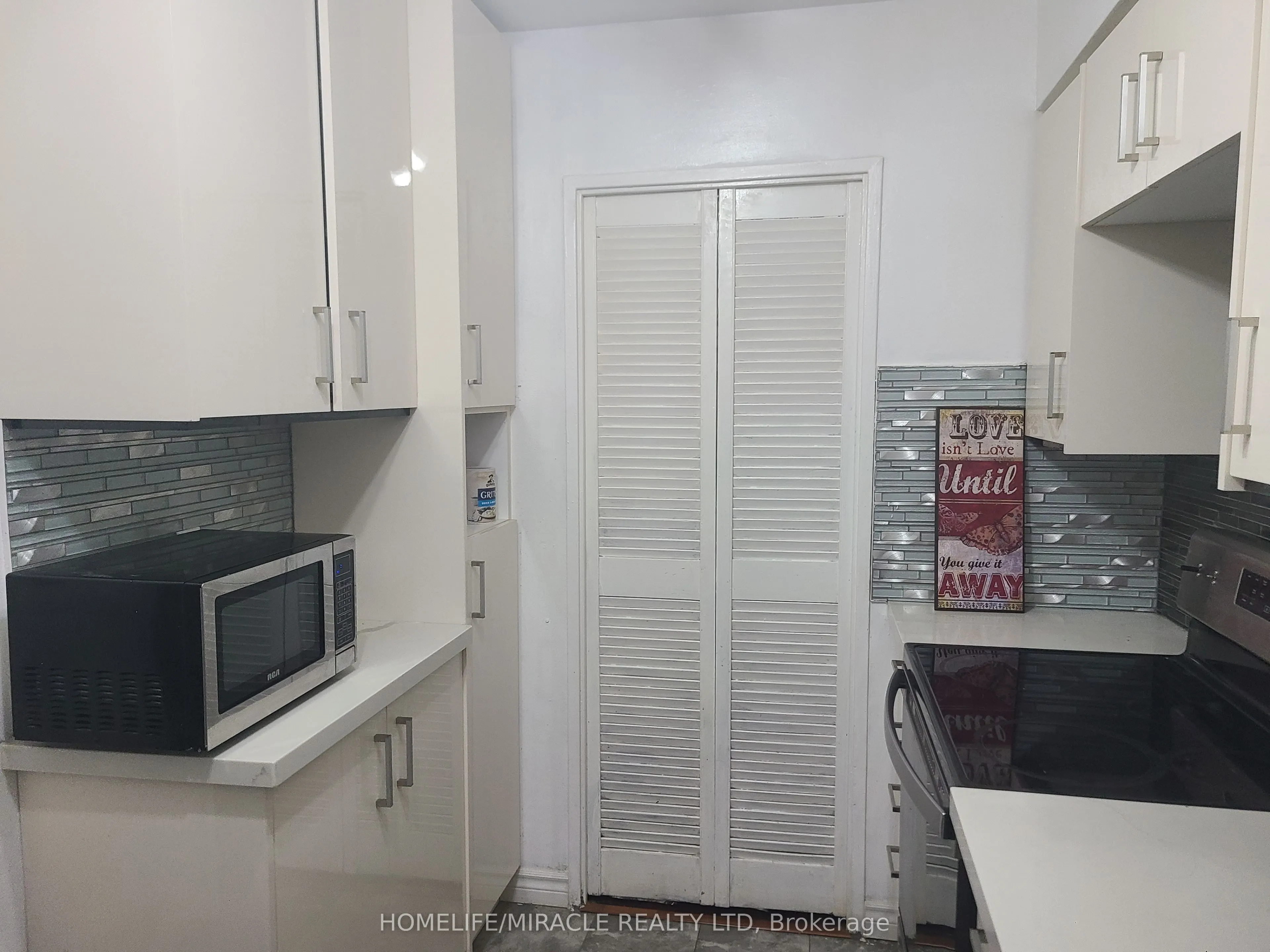 10 Eddystone Avenue, #220