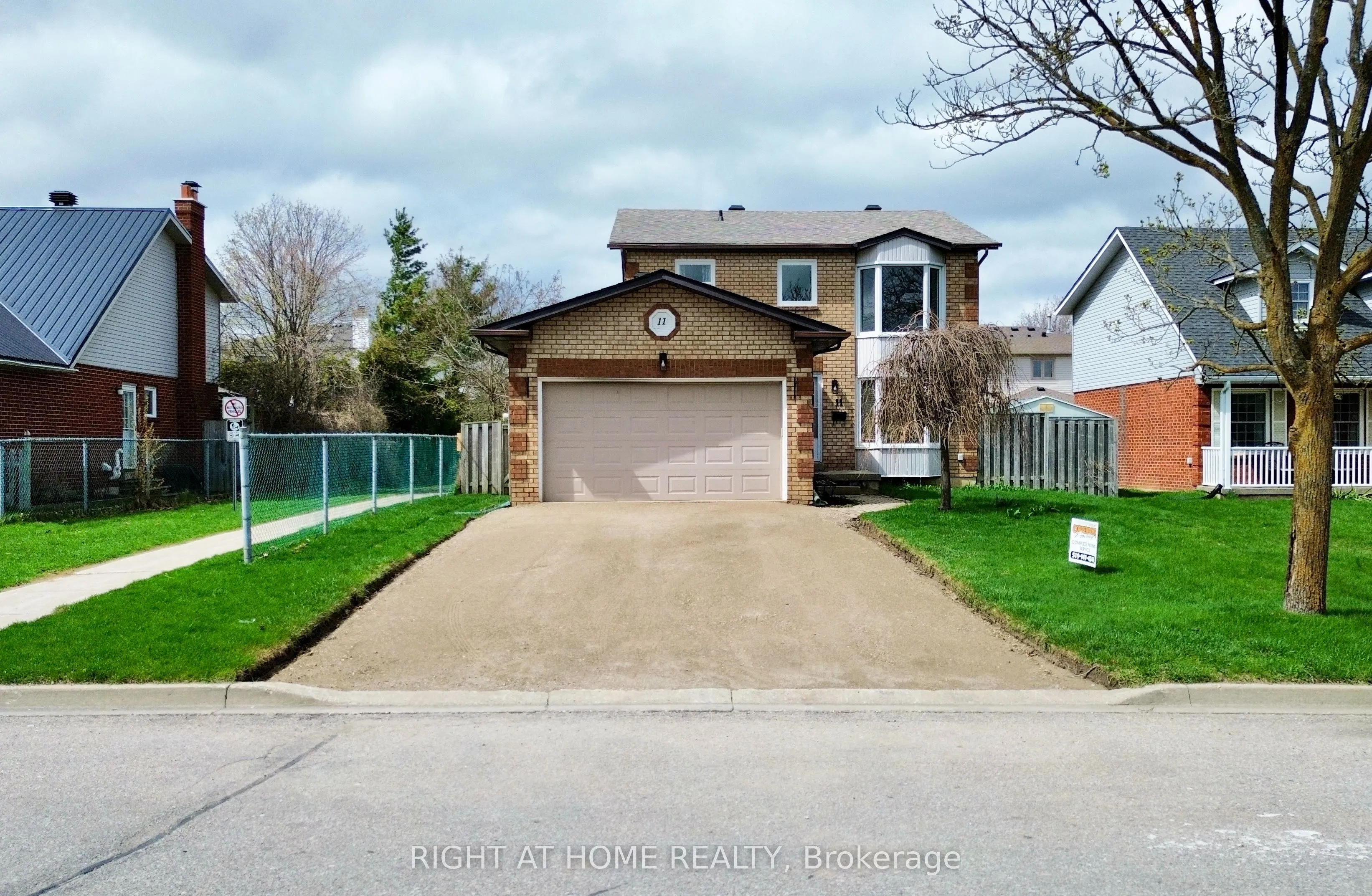 11 Passmore Avenue