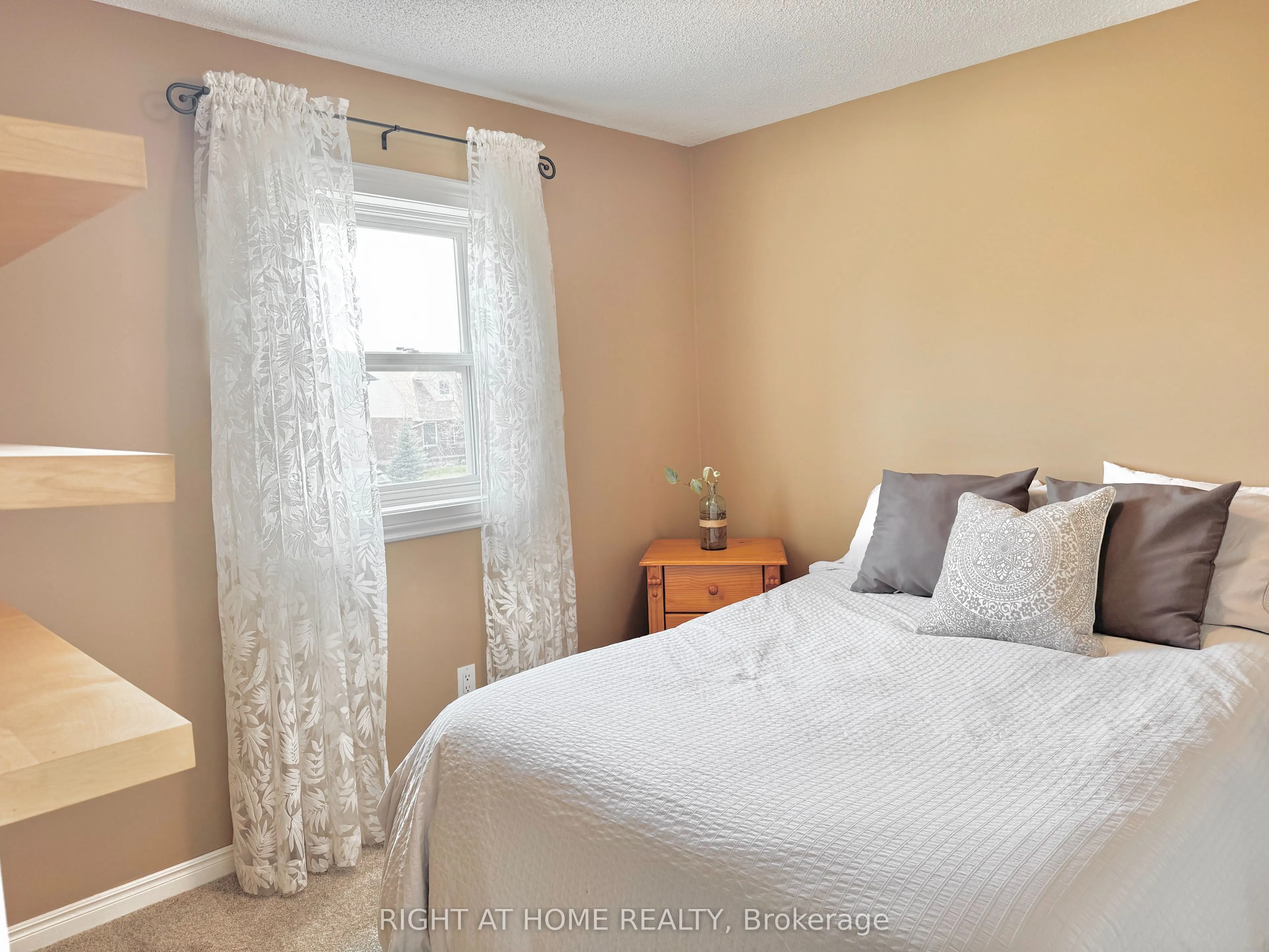 11 Passmore Avenue