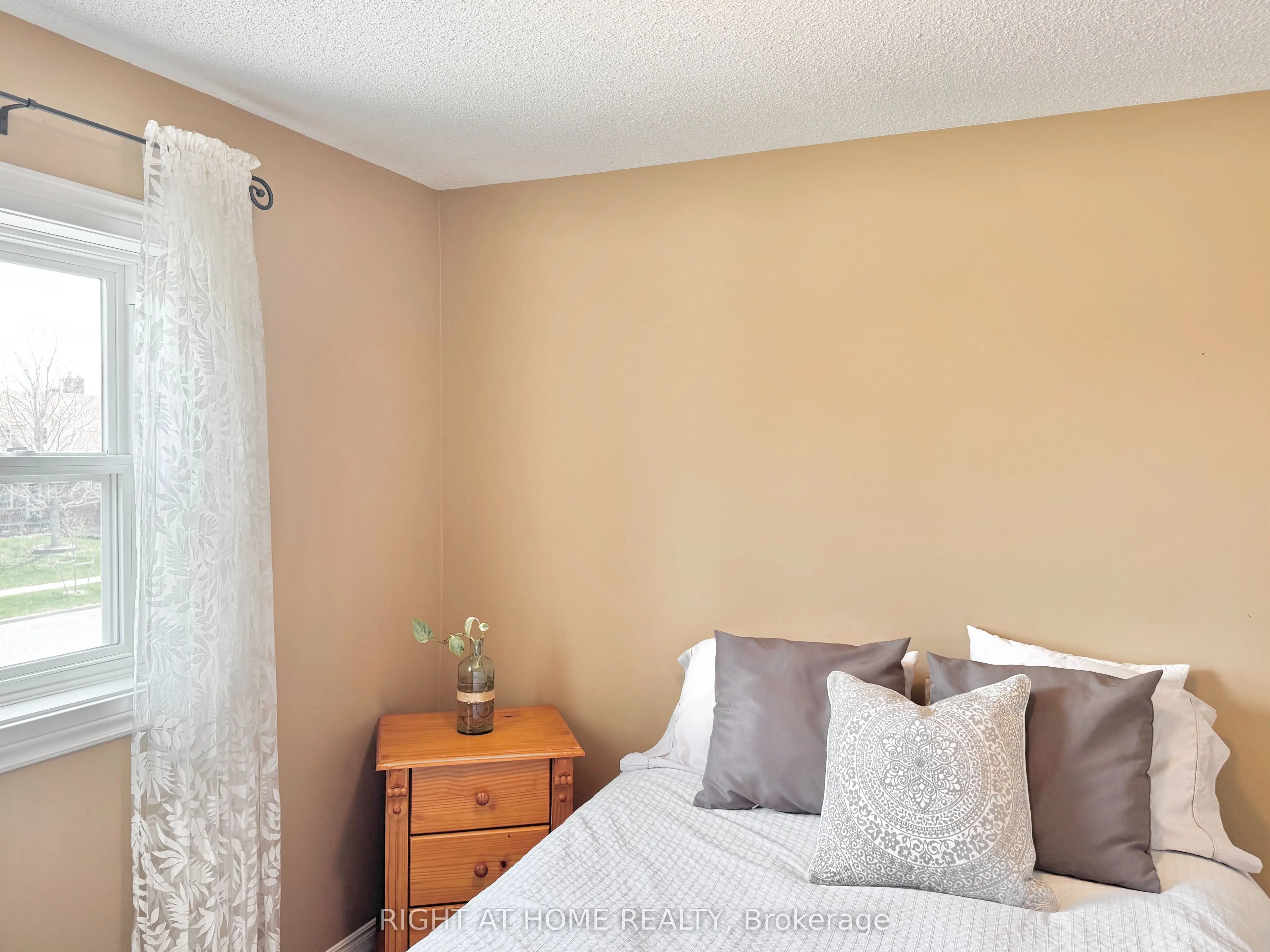 11 Passmore Avenue