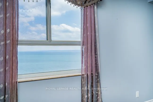 5280 LAKESHORE Road, #1107