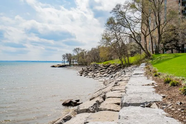 5280 LAKESHORE Road, #1107