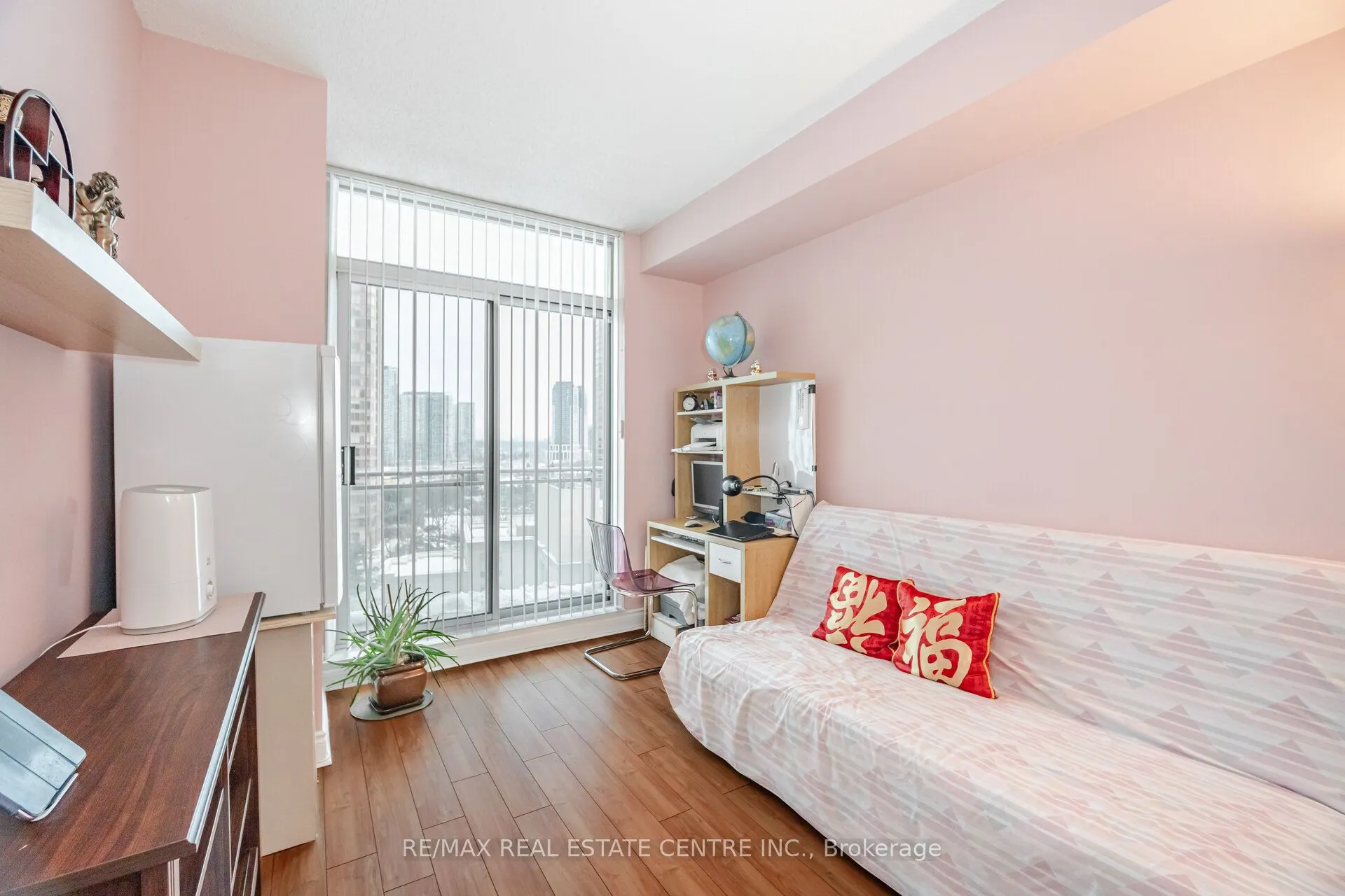5 Marine Parade Drive #911
