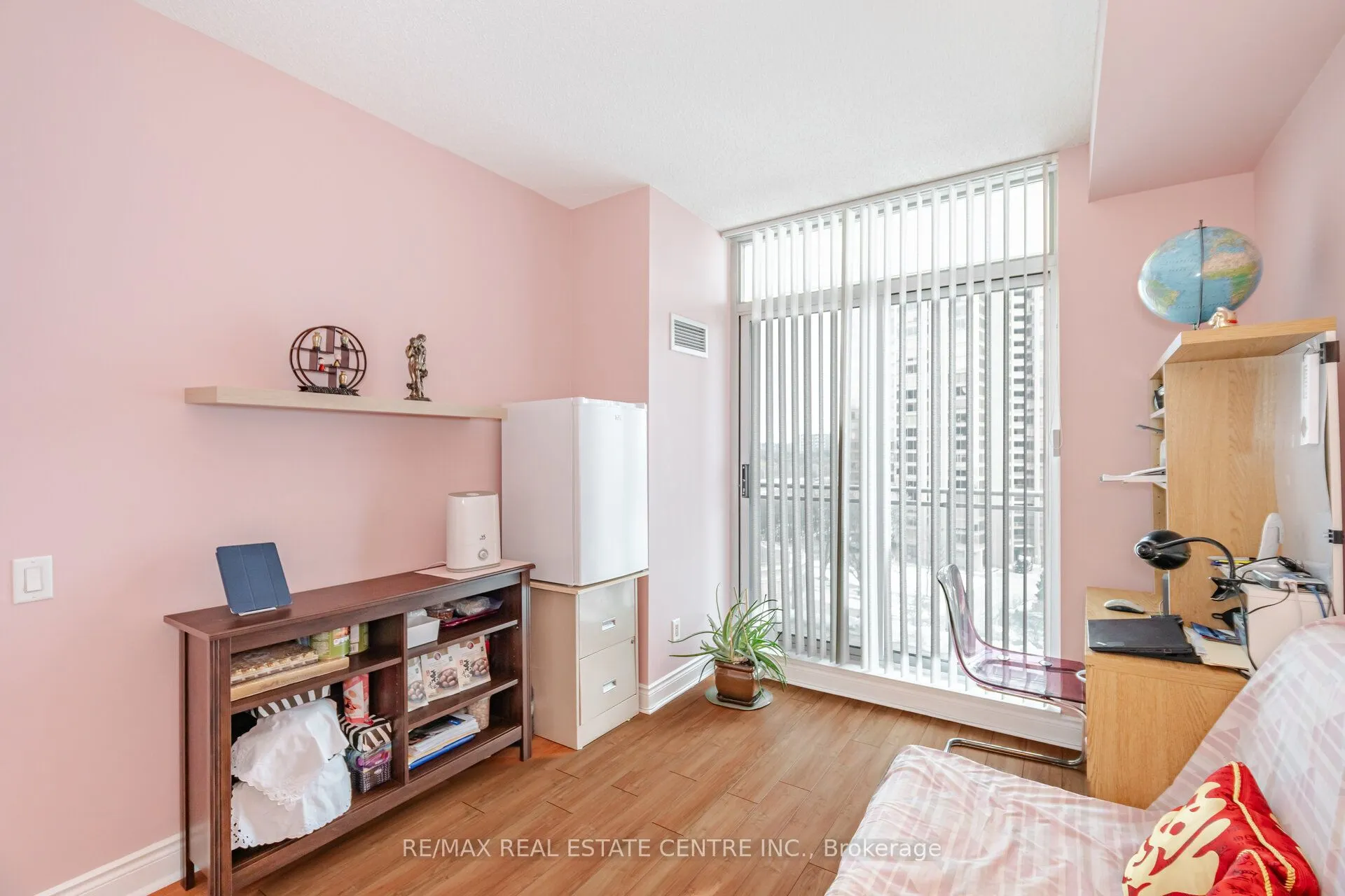 5 Marine Parade Drive #911