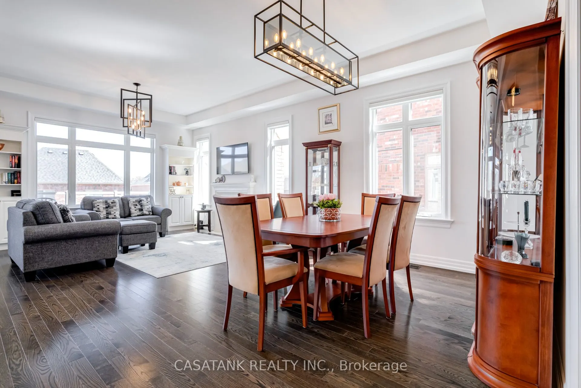 35 Foxtail Court