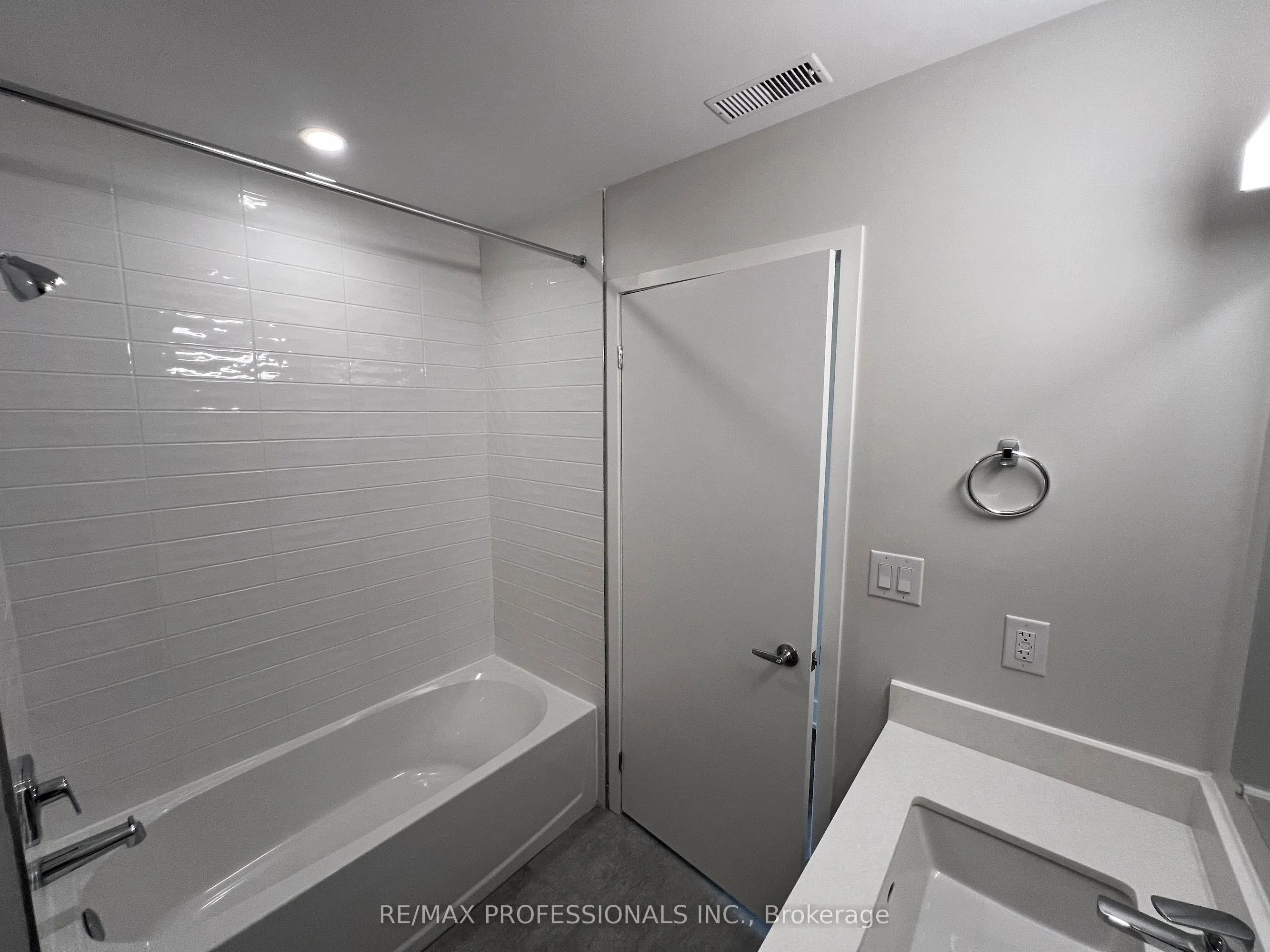 62 Dixfield Drive, #123
