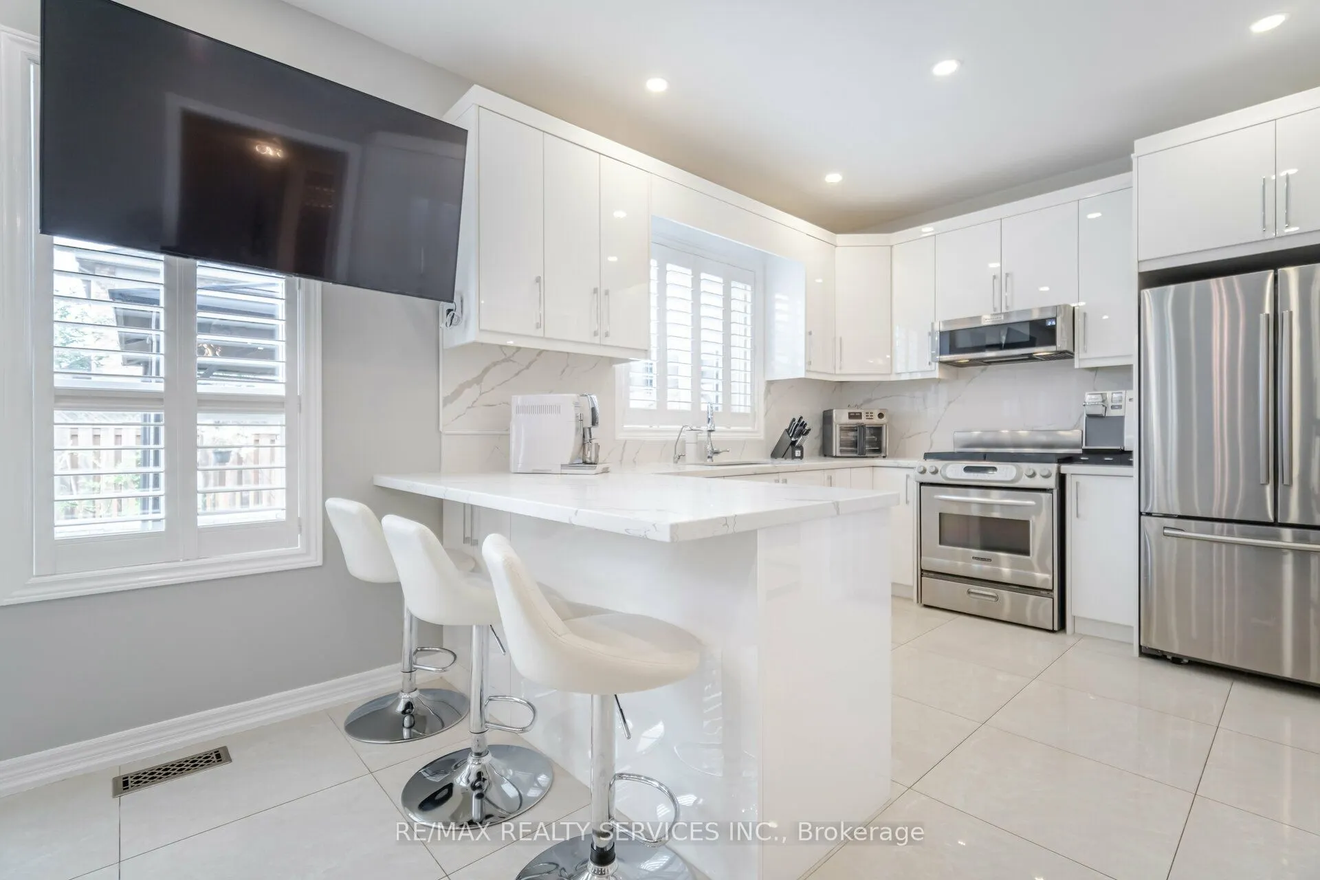 1317 Weller Cross
