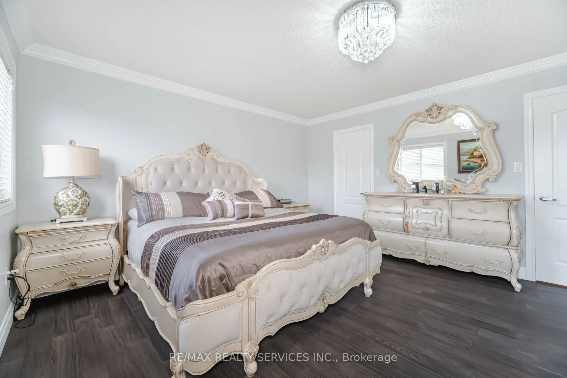 1317 Weller Cross