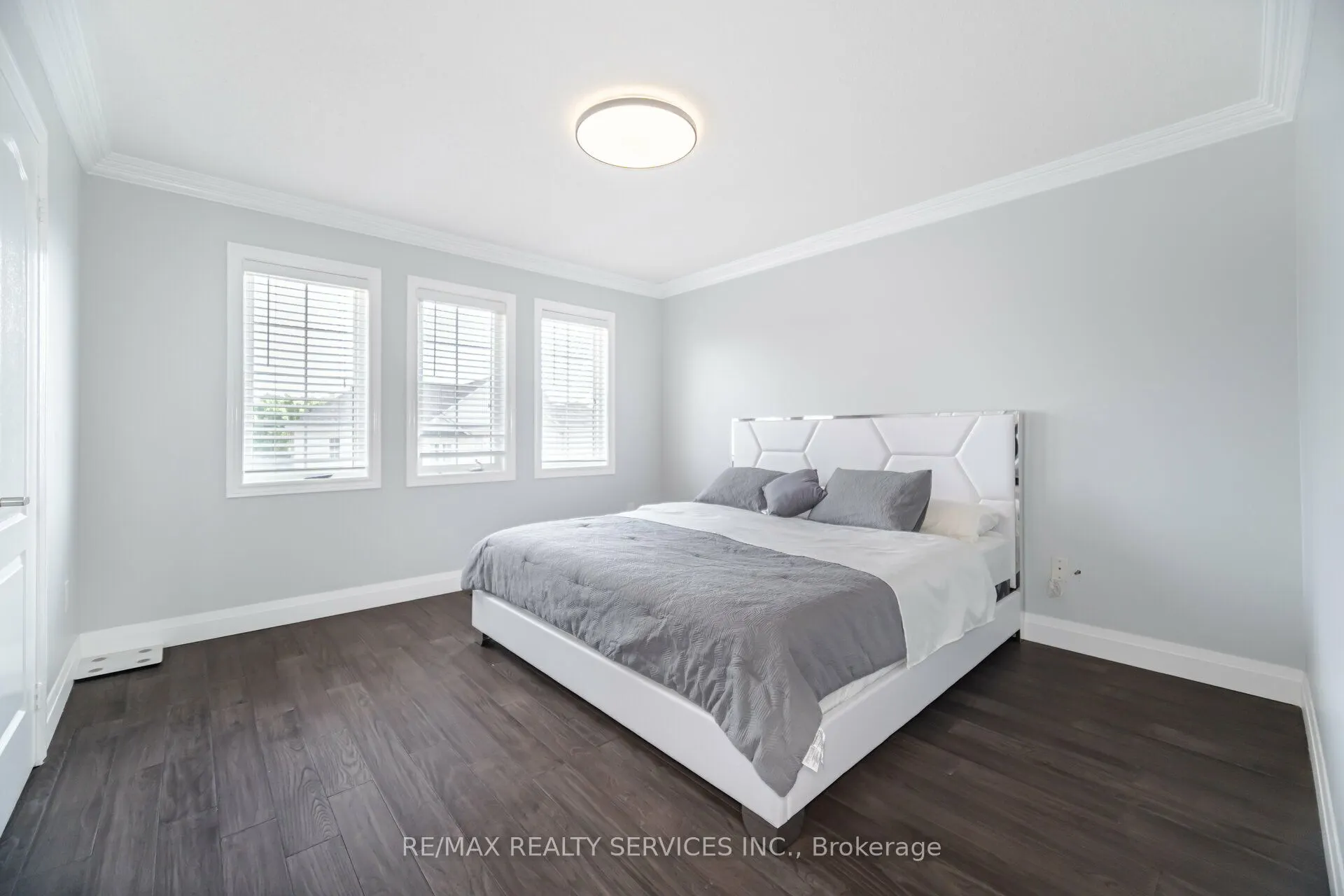 1317 Weller Cross