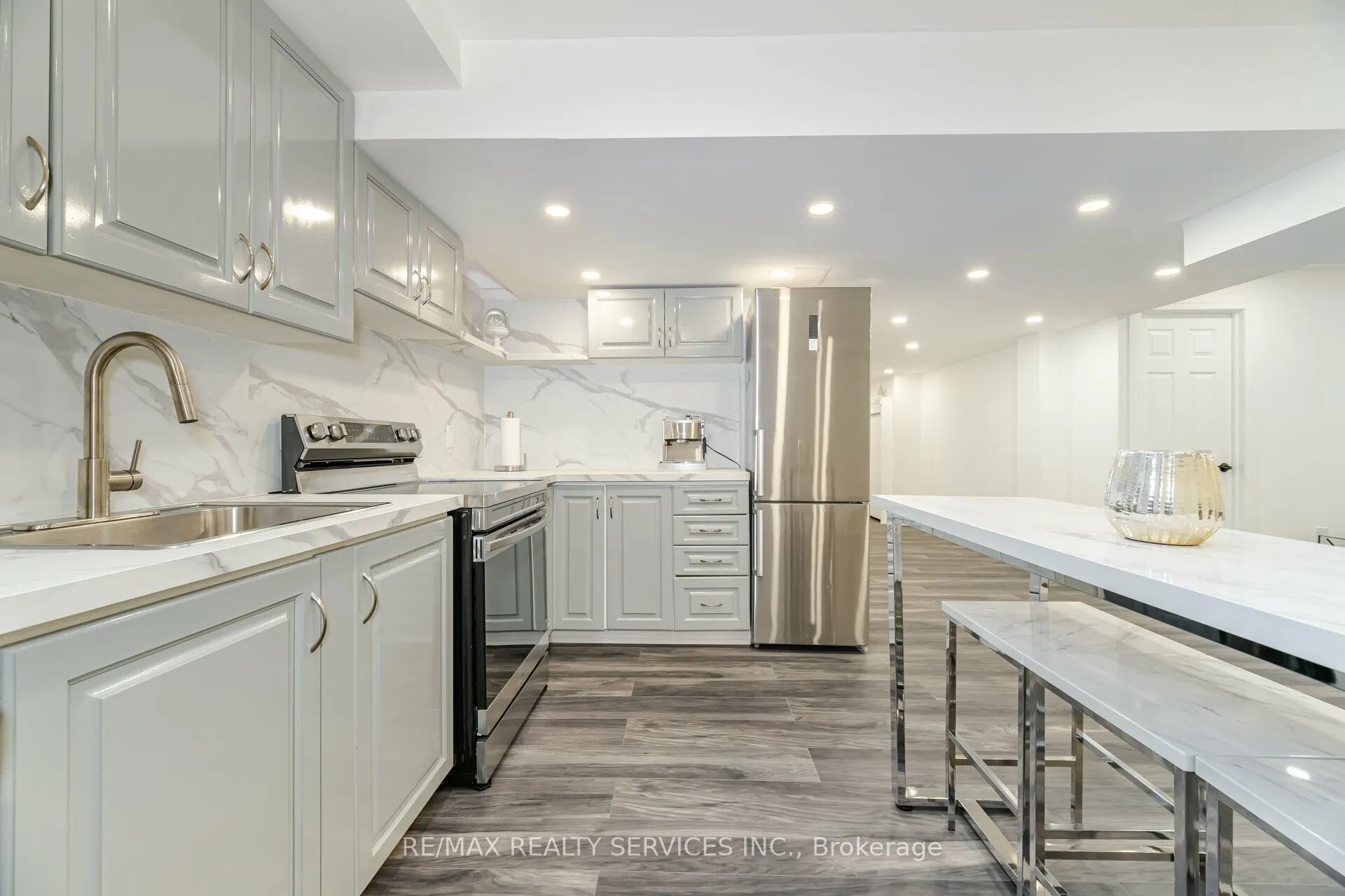 1317 Weller Cross
