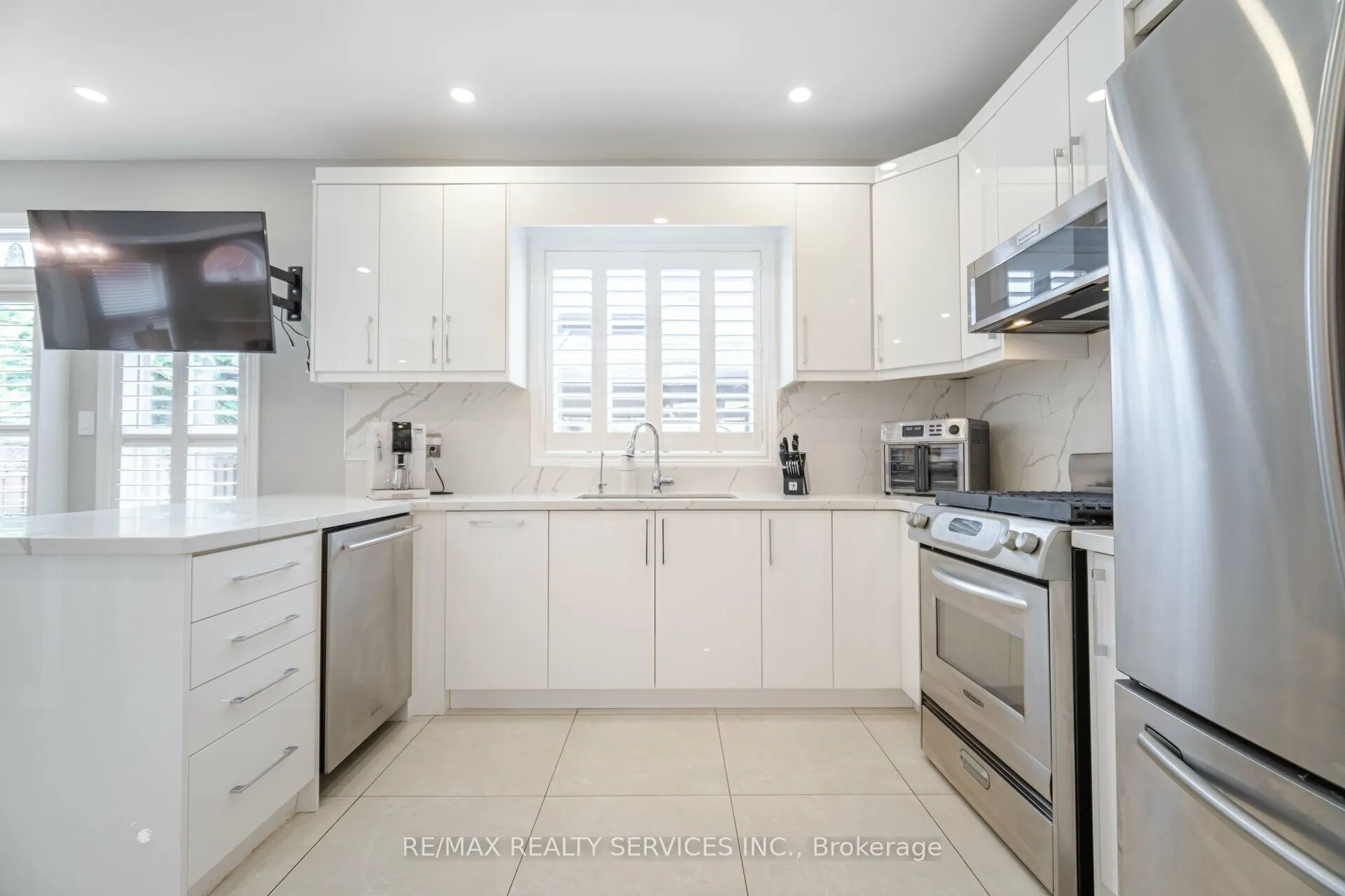 1317 Weller Cross