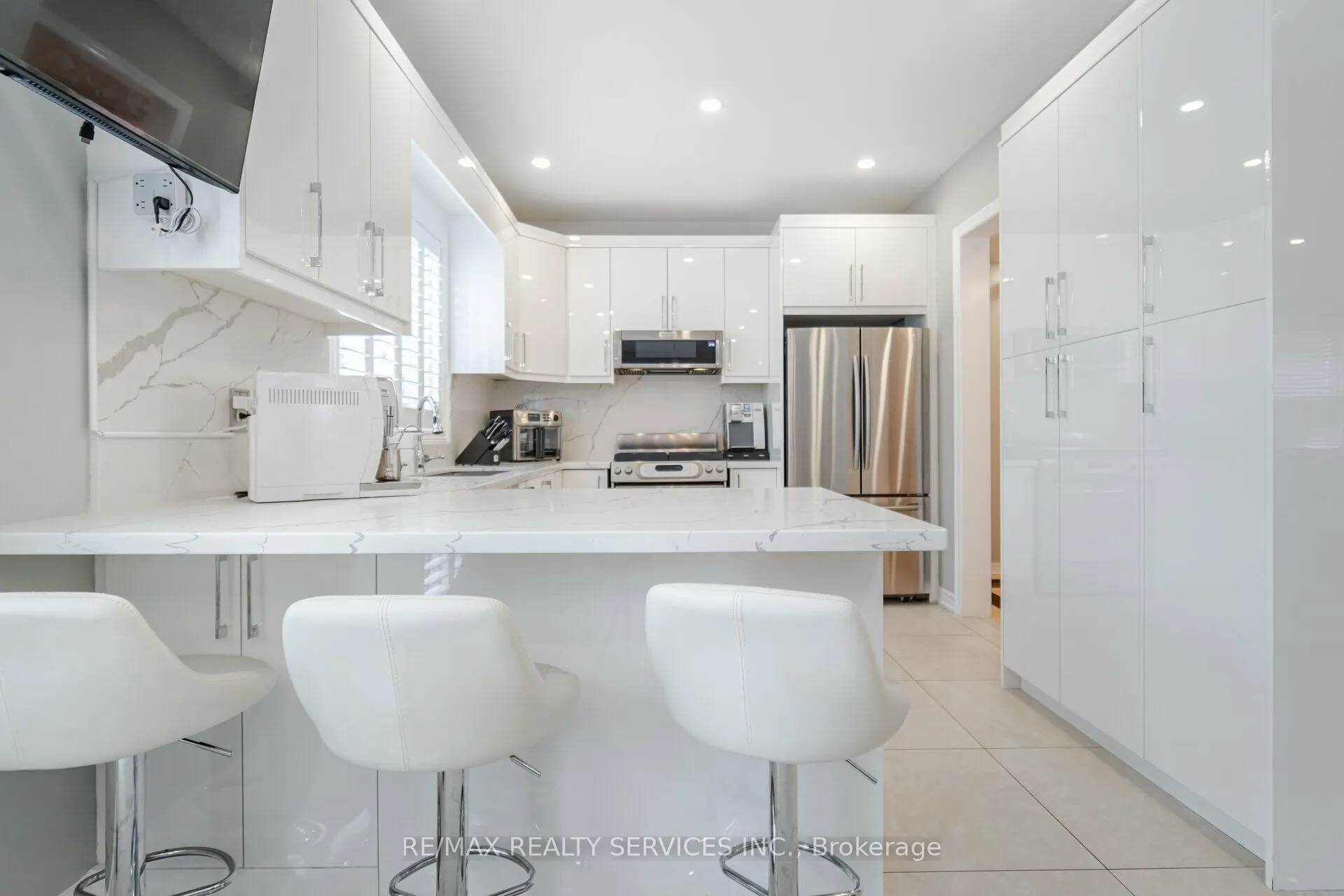1317 Weller Cross