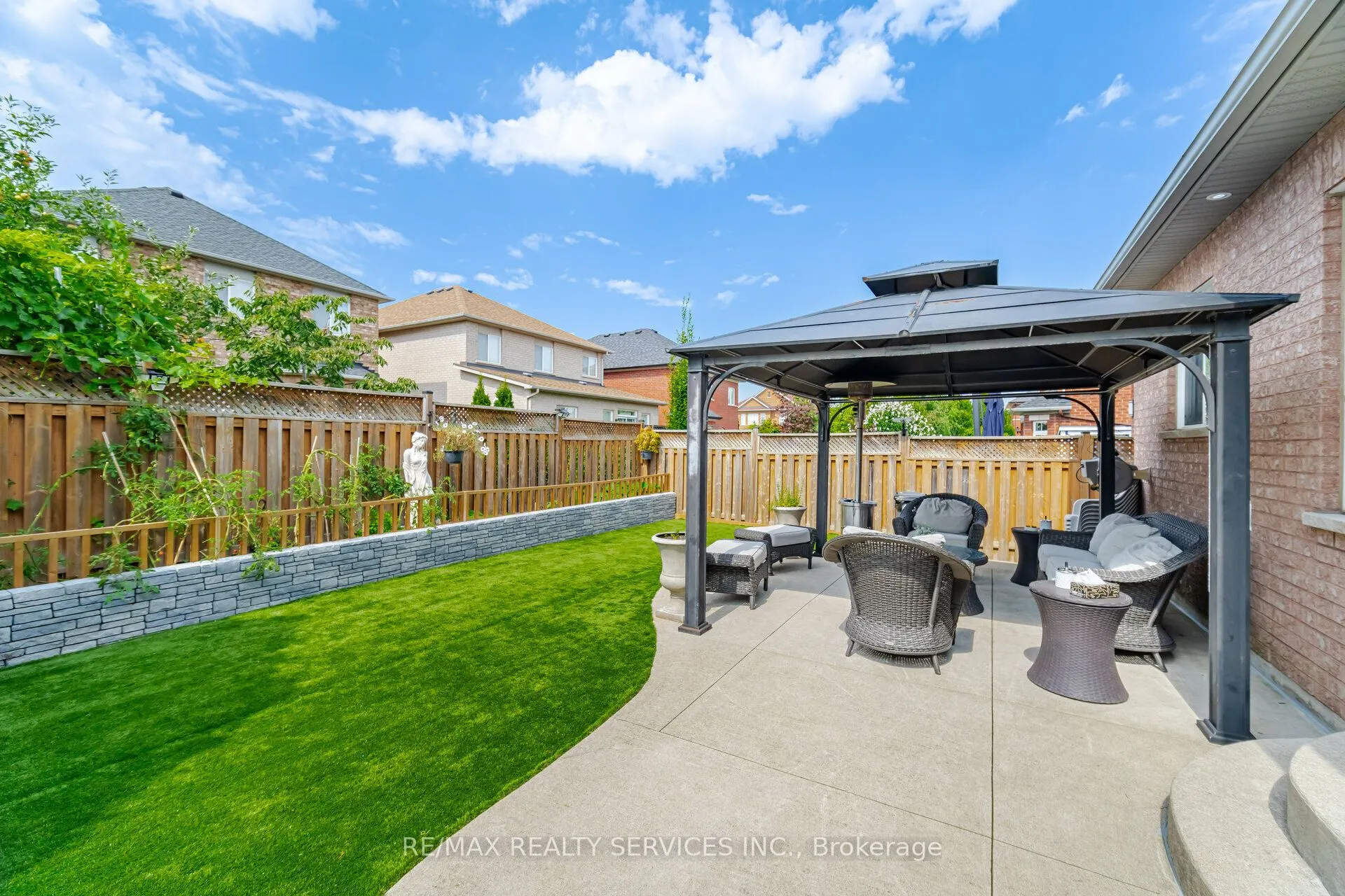 1317 Weller Cross