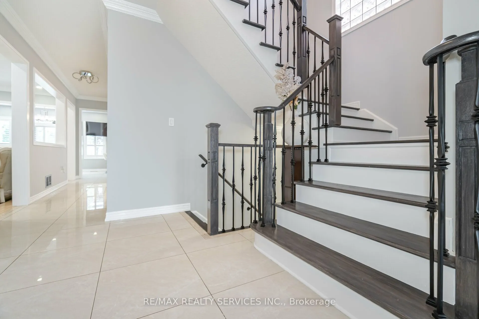 1317 Weller Cross