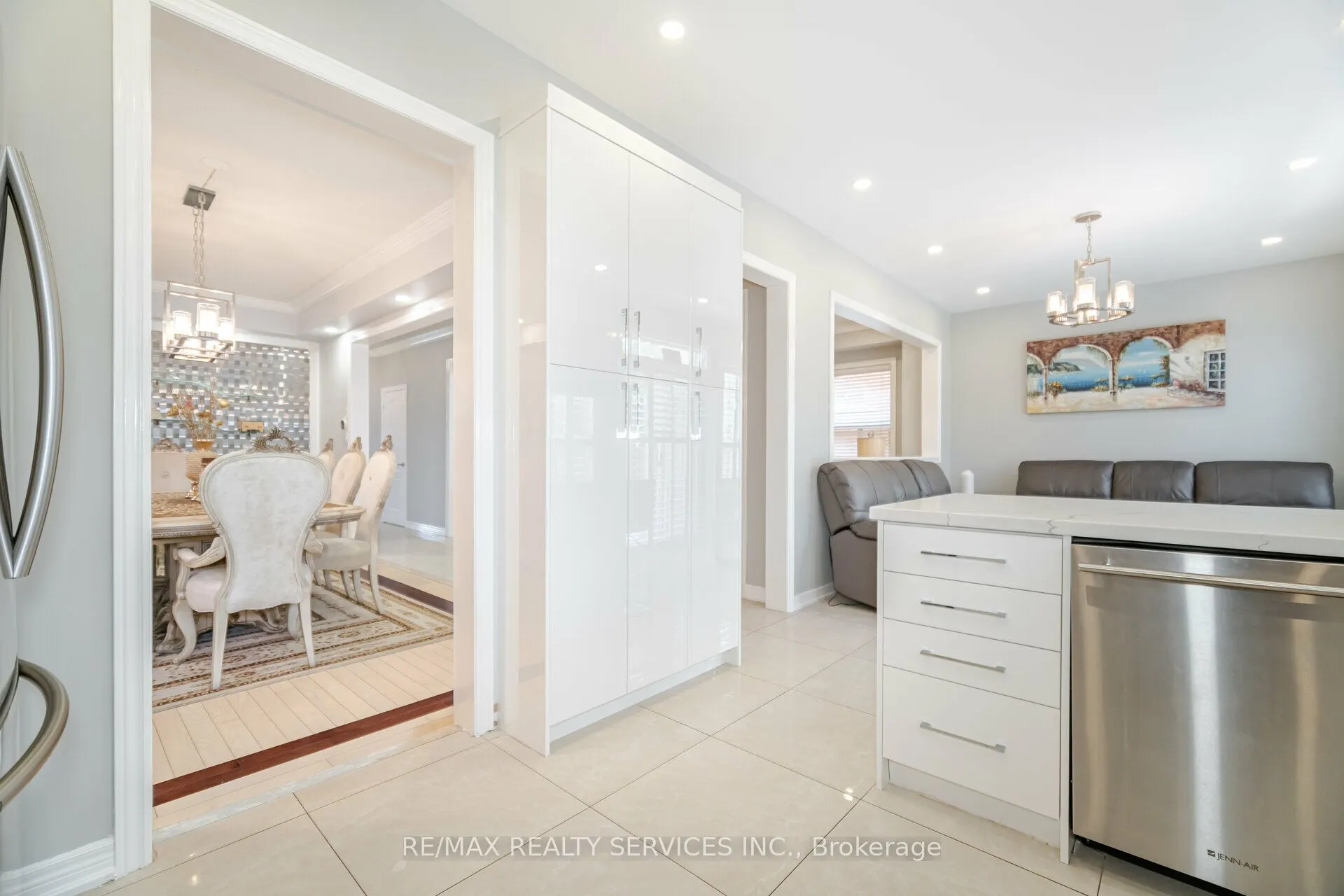 1317 Weller Cross