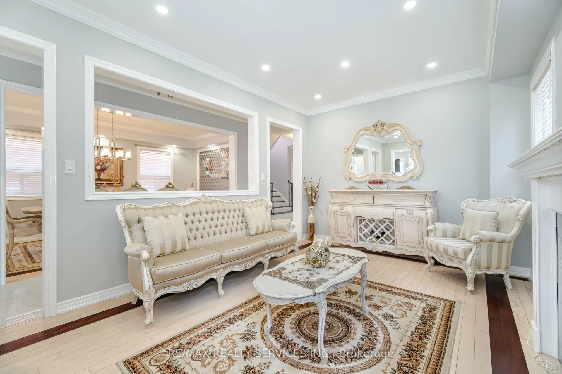 1317 Weller Cross