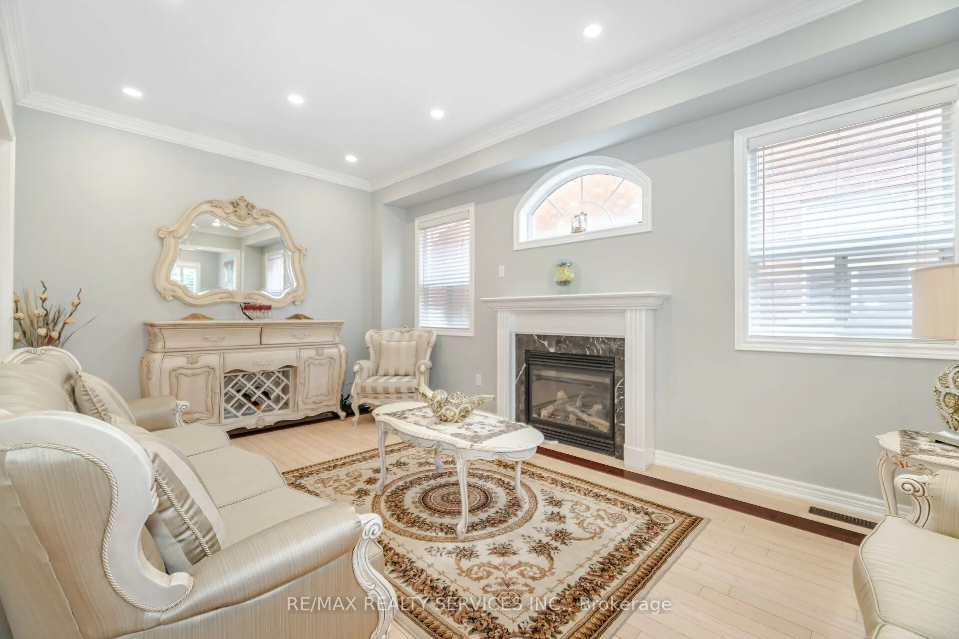 1317 Weller Cross