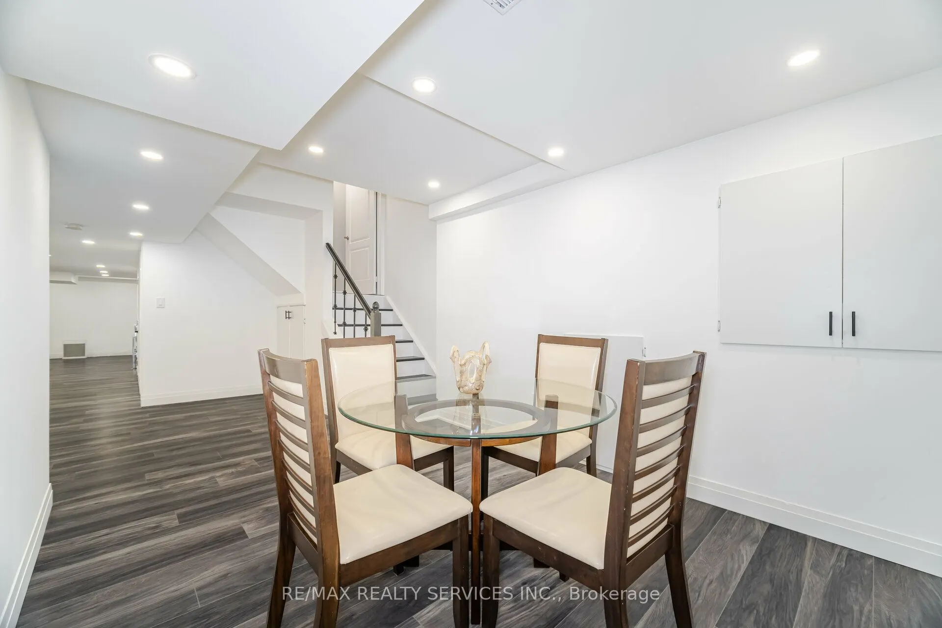 1317 Weller Cross