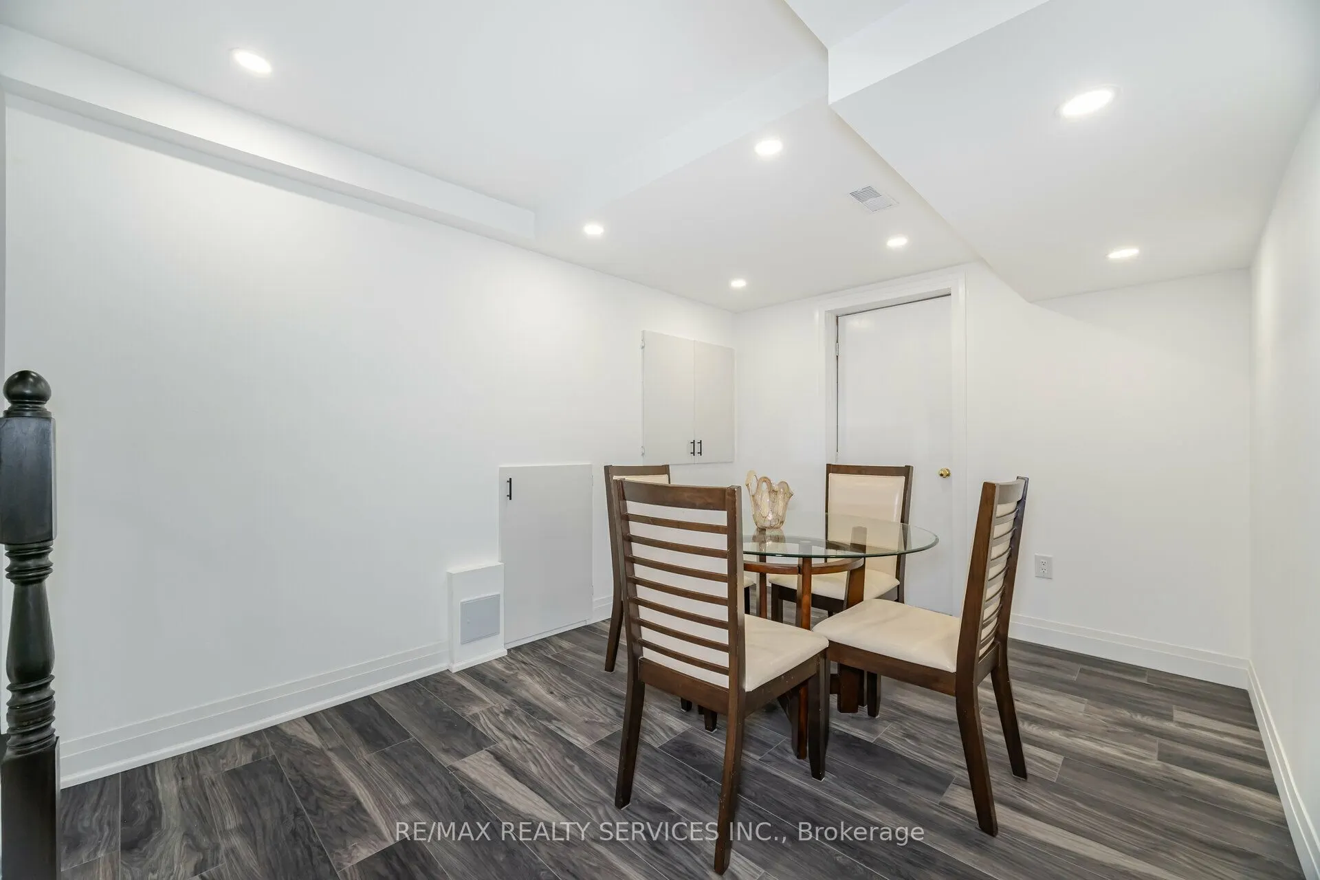 1317 Weller Cross