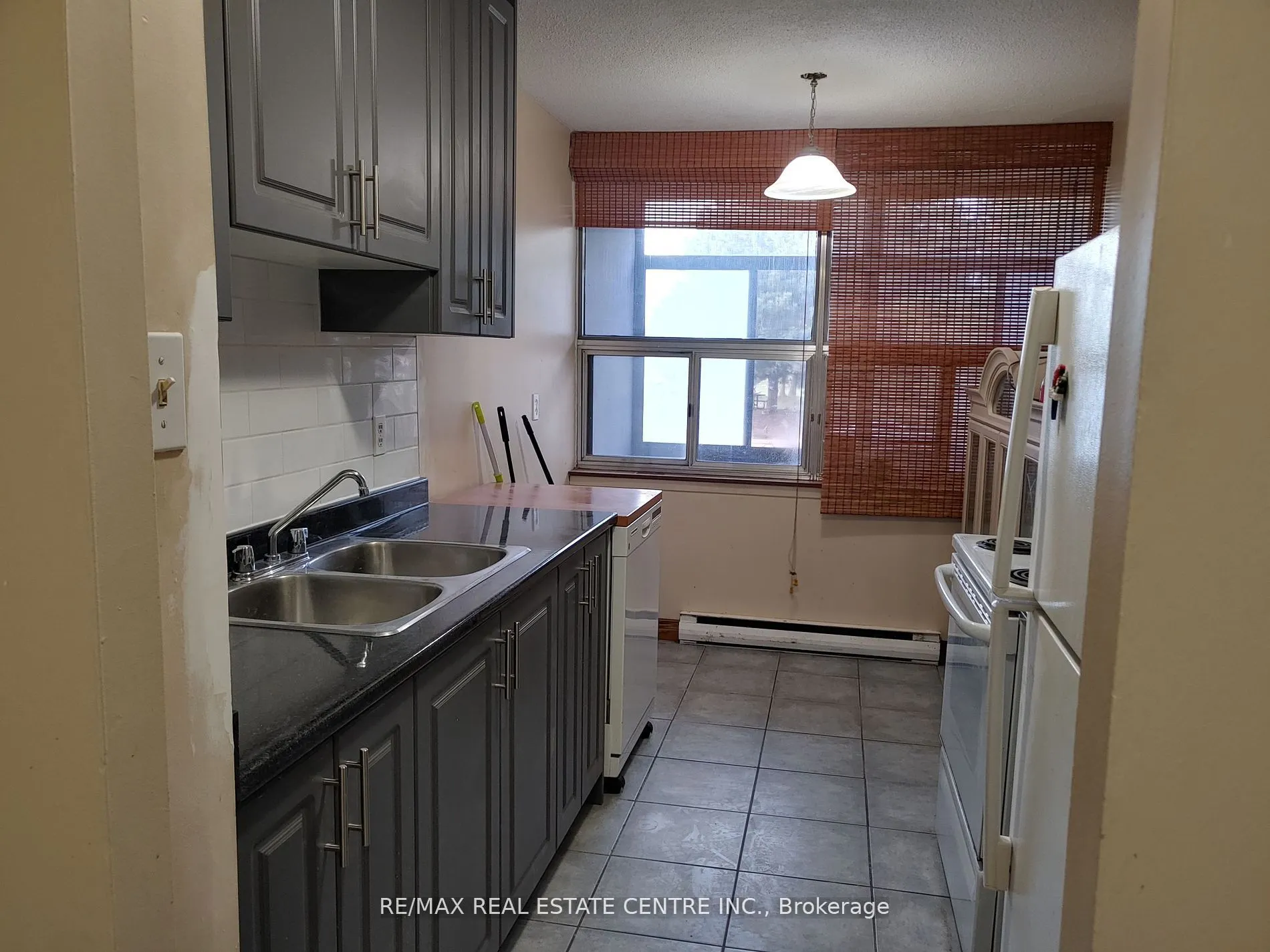 15 Kensington Road, #209