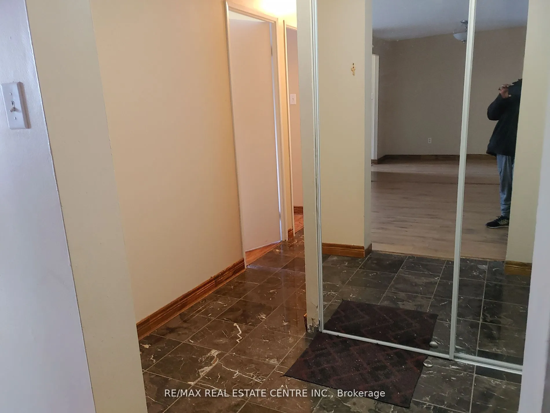 15 Kensington Road, #209