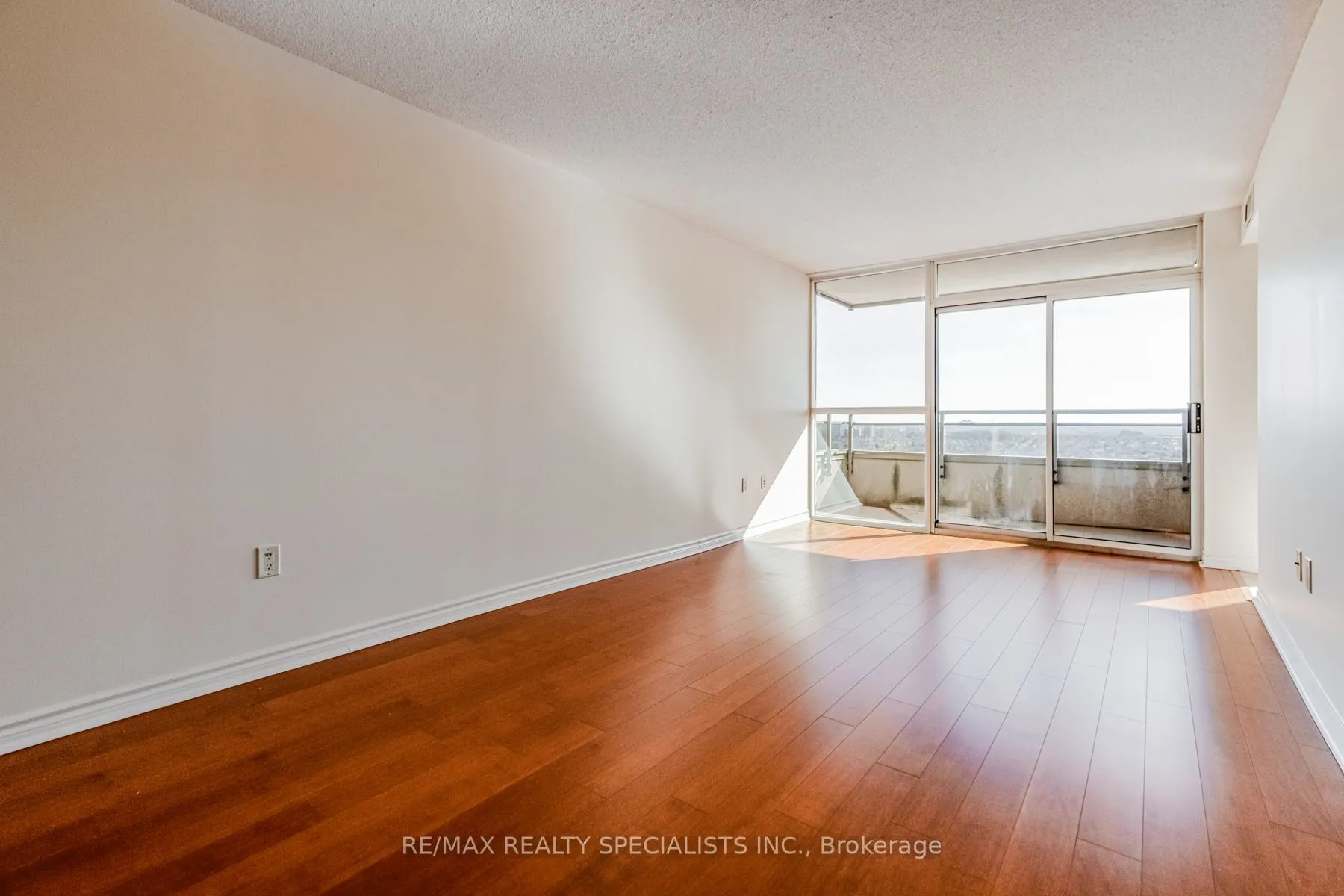 55 Strathaven Drive W #2011