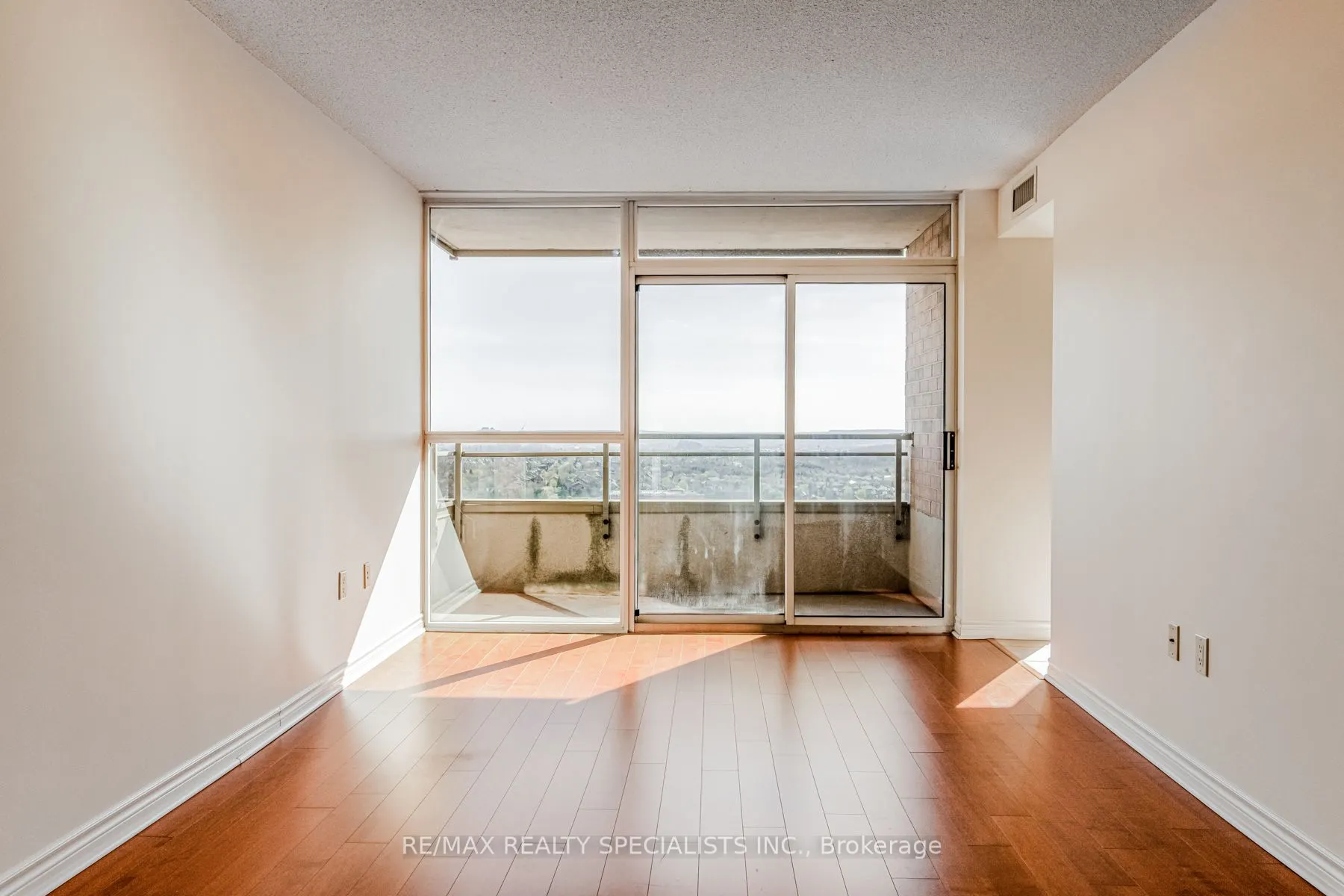 55 Strathaven Drive W #2011