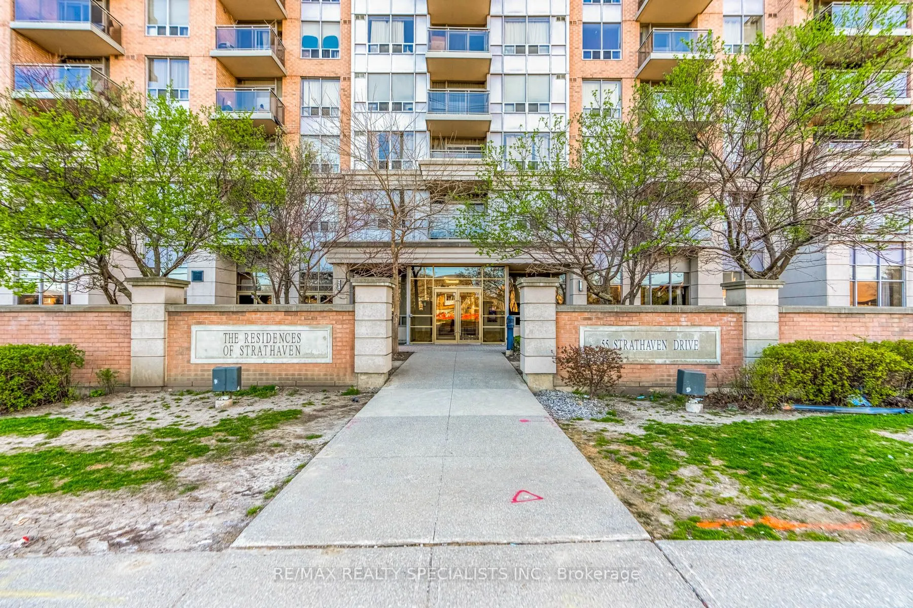 55 Strathaven Drive W #2011