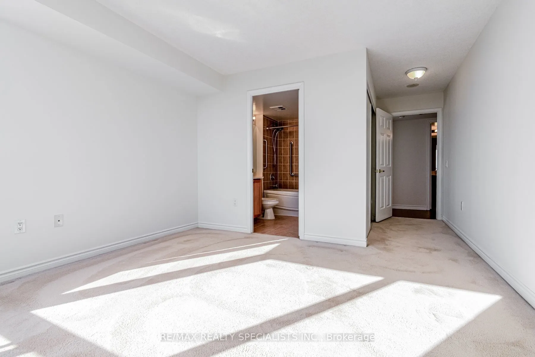 55 Strathaven Drive W #2011