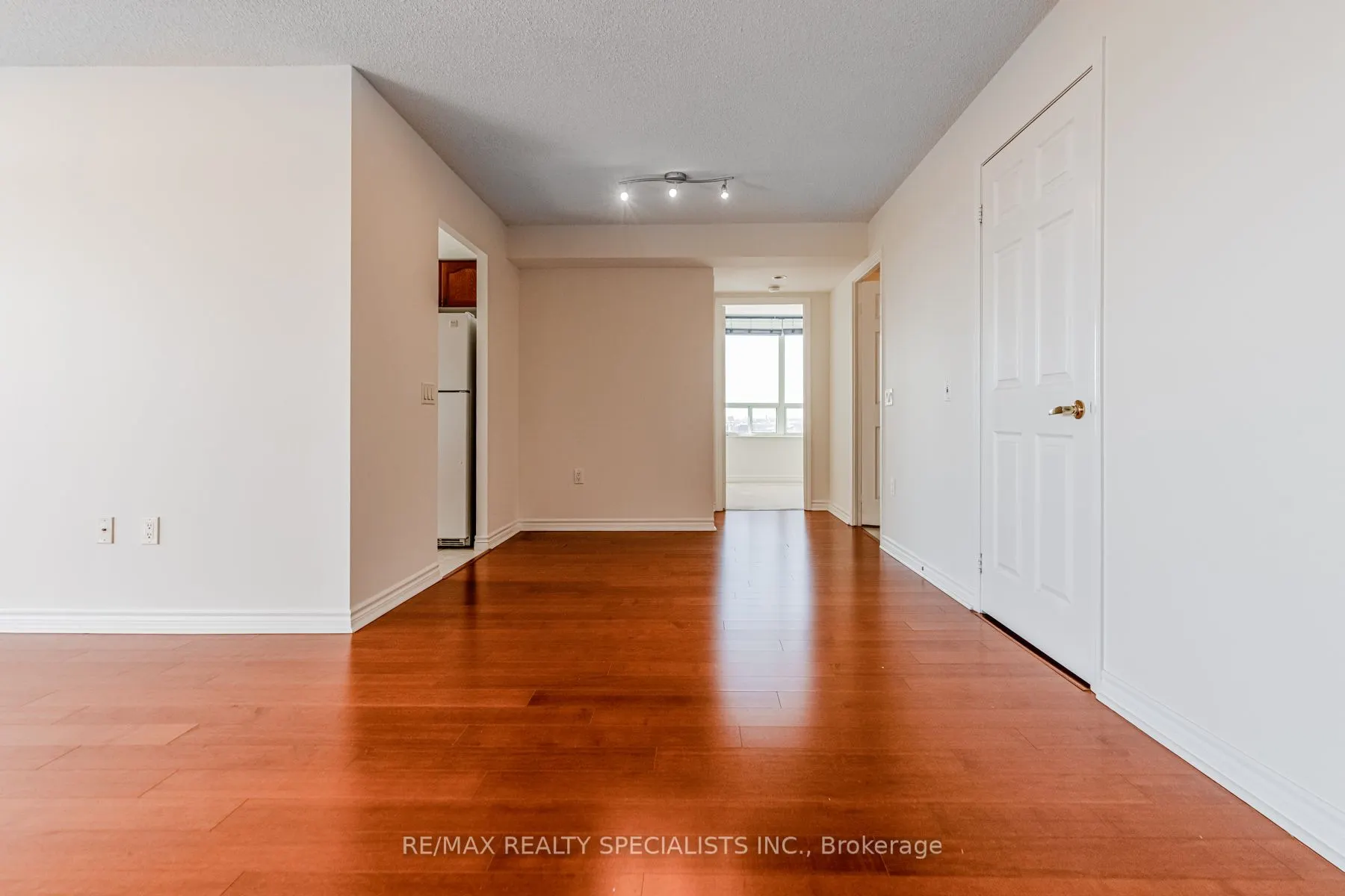 55 Strathaven Drive W #2011